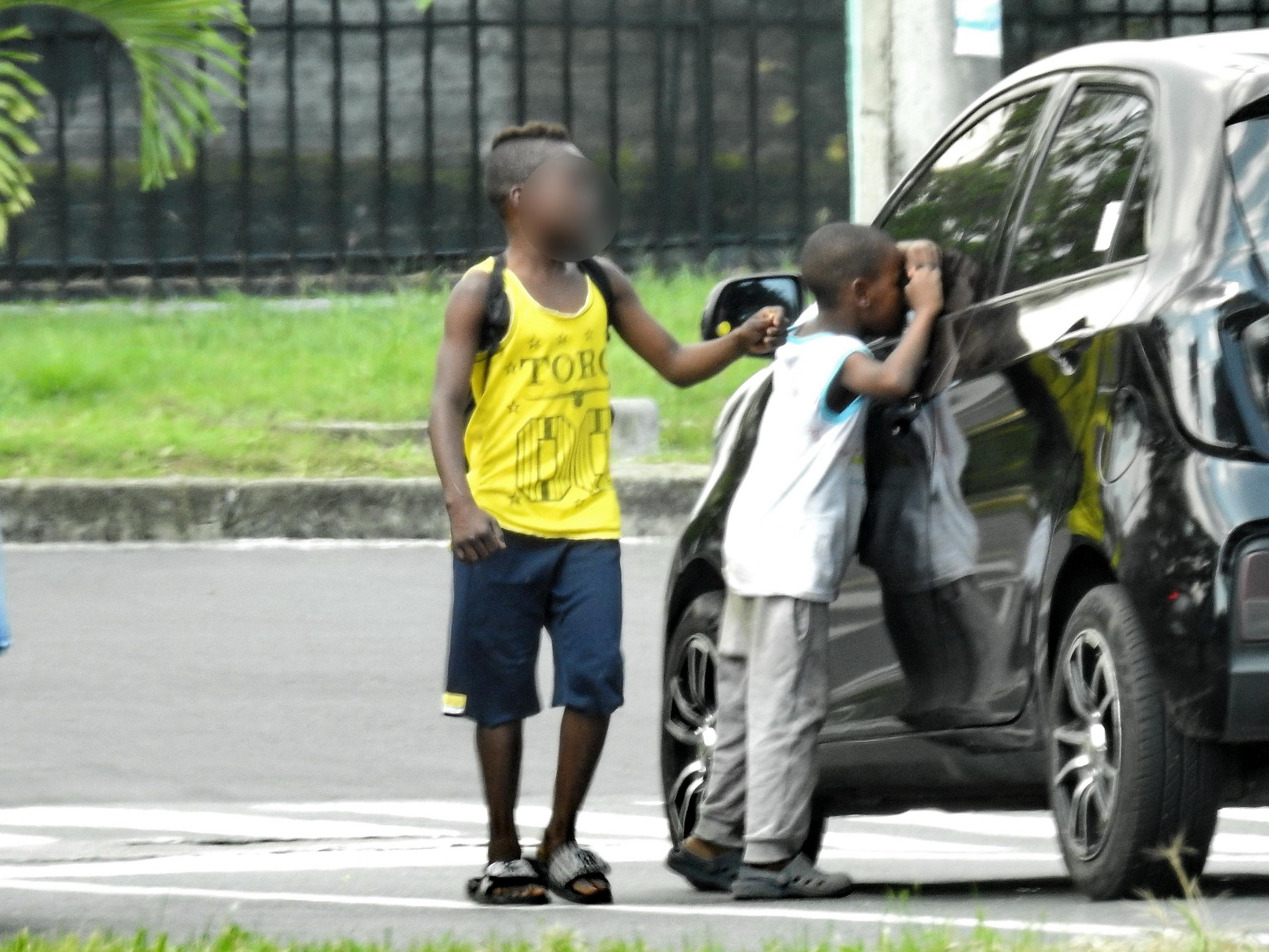 Según las autoridades, los menores huyen cuando ven los operativos realizados por las entidades que regulan y previenen  el trabajo infantil.