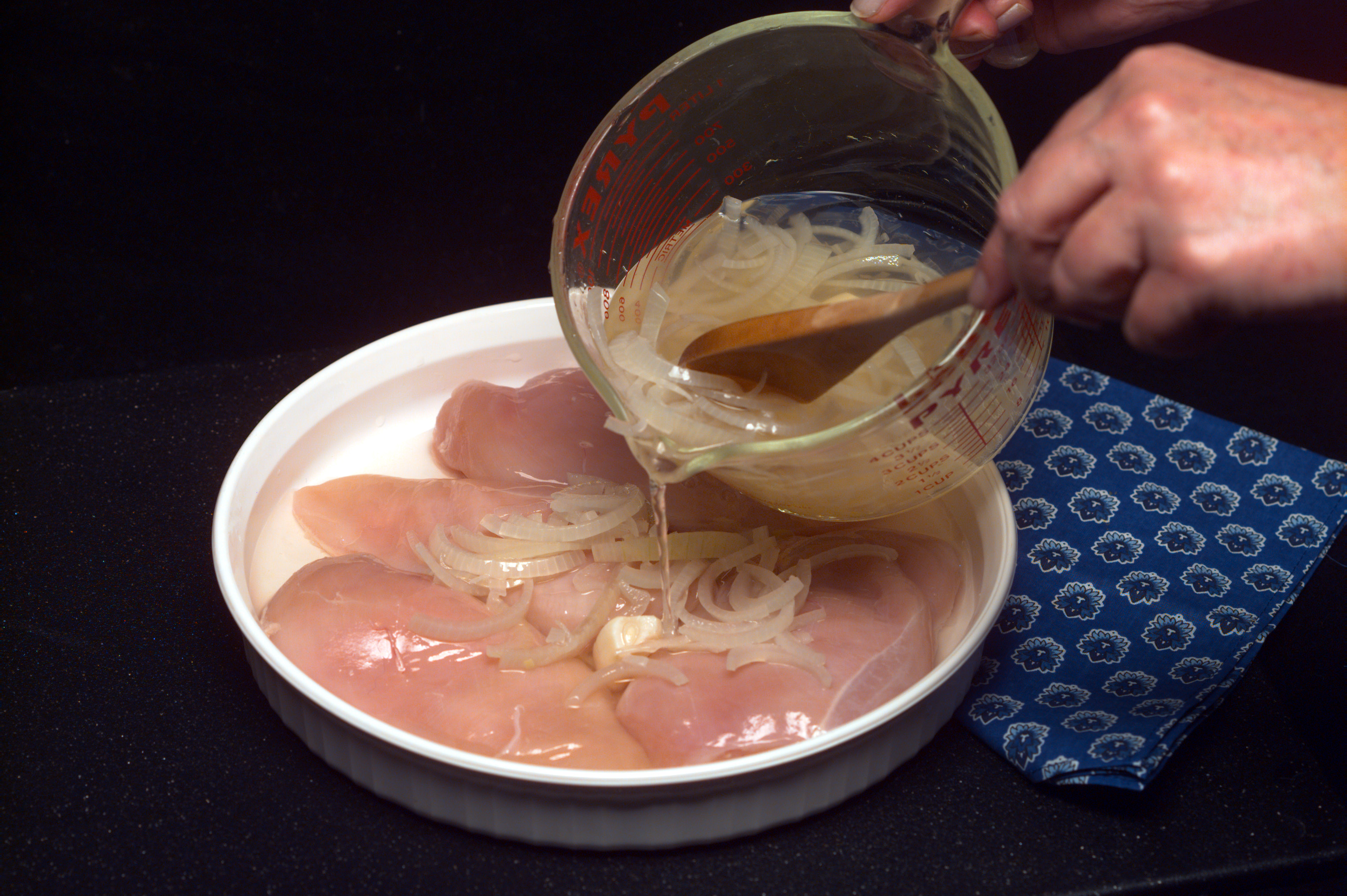 Marinar es un paso esencial que le dará mucho más sabor a las comidas.