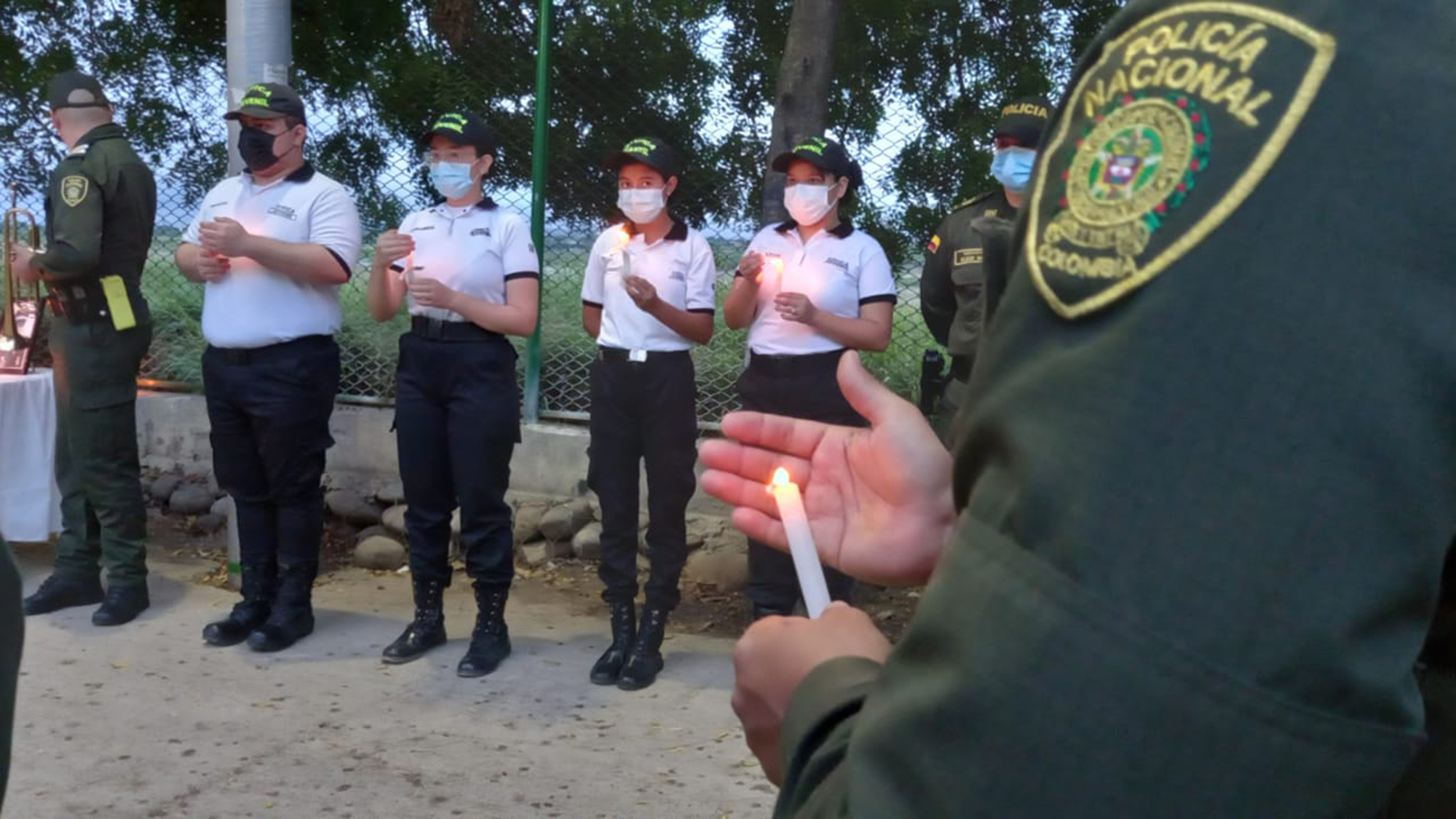 Atentado aeropuerto Camilo Daza Cúcuta 
Aeropuerto Camilo Daza,
Aeropuerto de Cúcuta
Atentado en Cúcuta
velatón Policia
14 diciembre
Foto Alfred Pérez