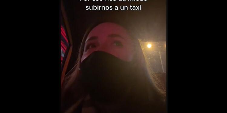 La mujer grabó la conversación que sostuvo con el conductor quien le hizo varias veces comentarios inapropiados durante el trayecto.