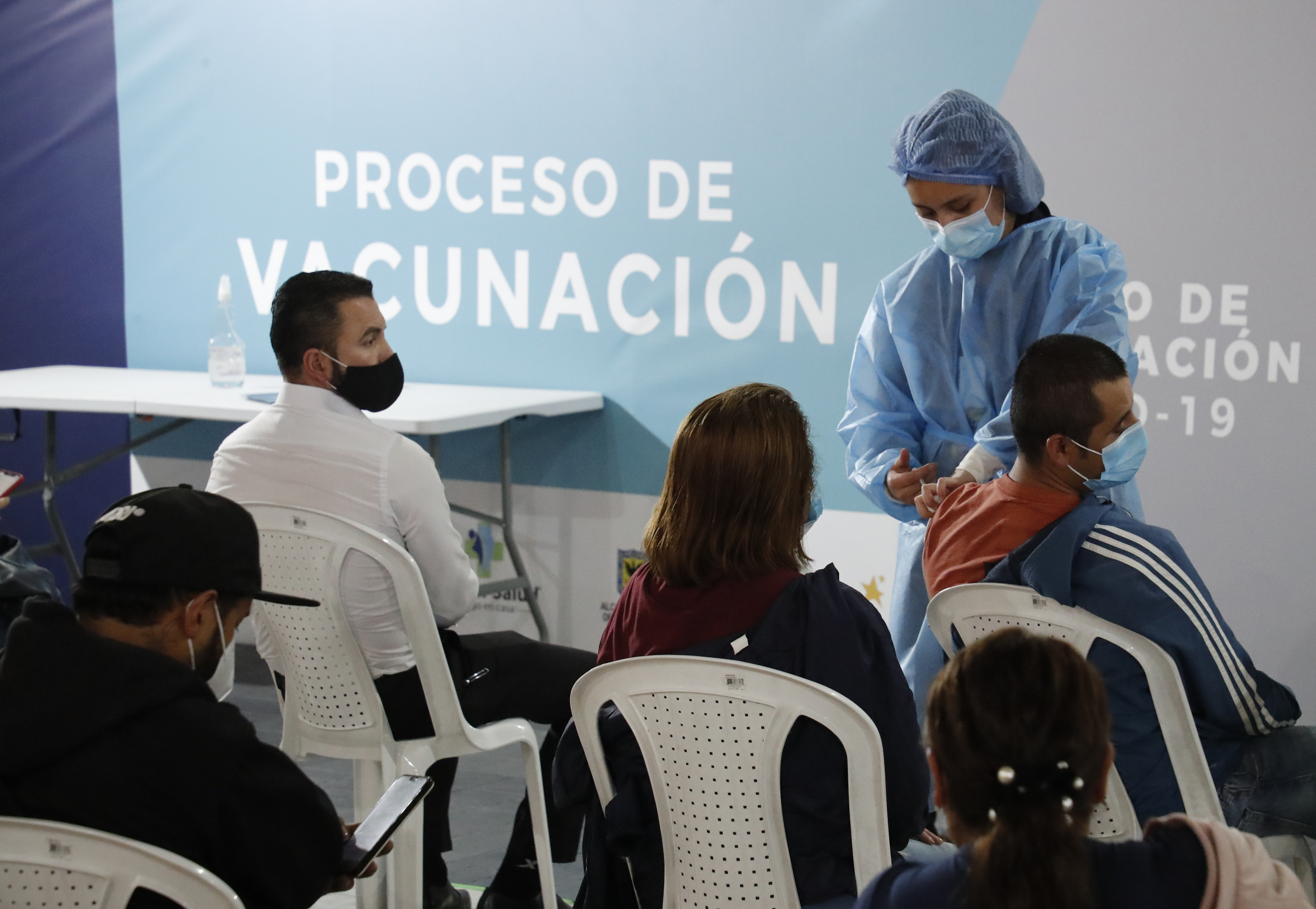 Punto de vacunacion en centros comerciales  vacuna contra covid 19 Bogota julio 22 del  2021 Foto Guillermo Torres Reina / Semana