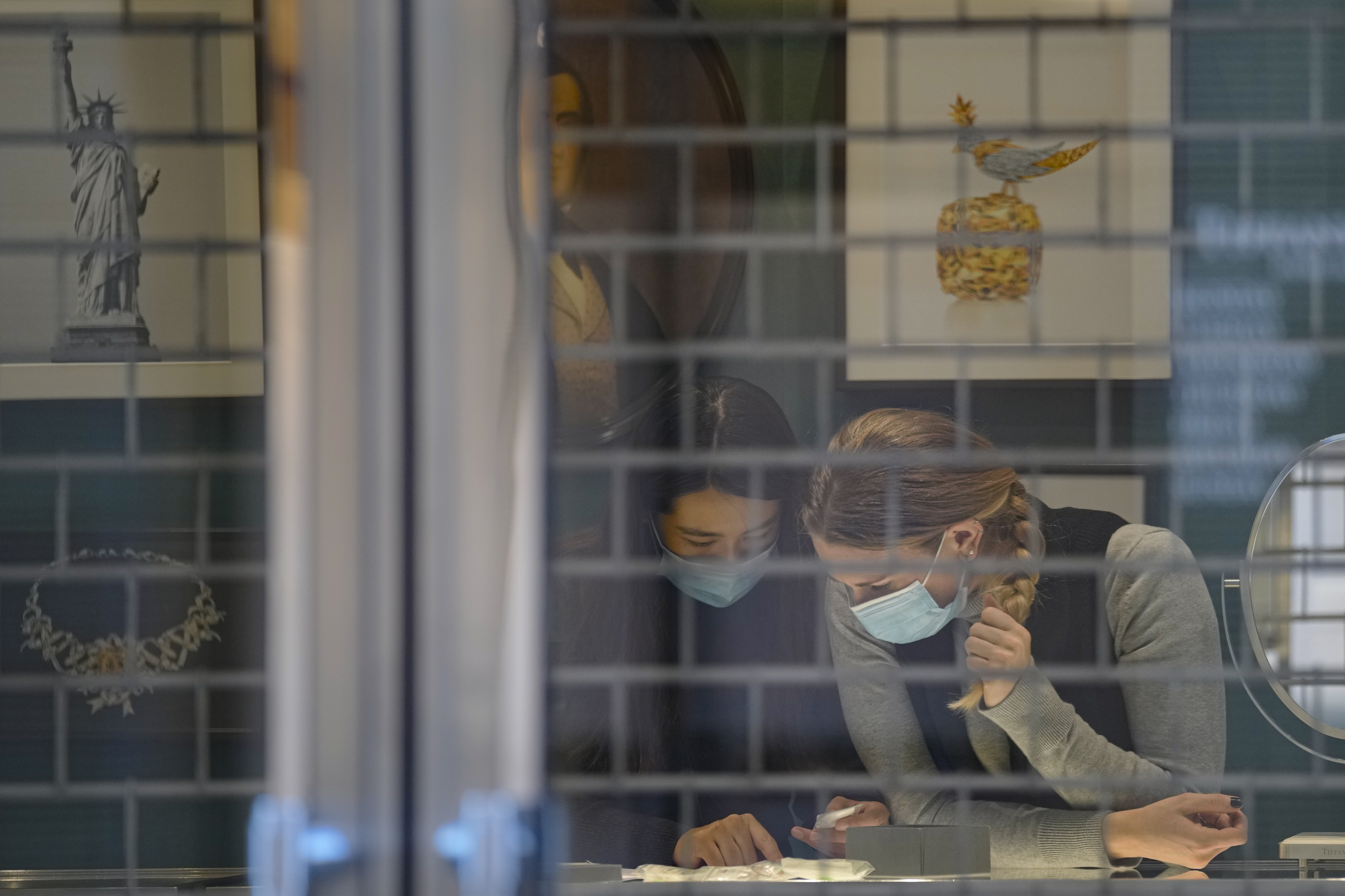 Pocos días después de llevada a cabo la reunión en la que se discutieron tratamientos alternativos, empezaron a presentar síntomas.