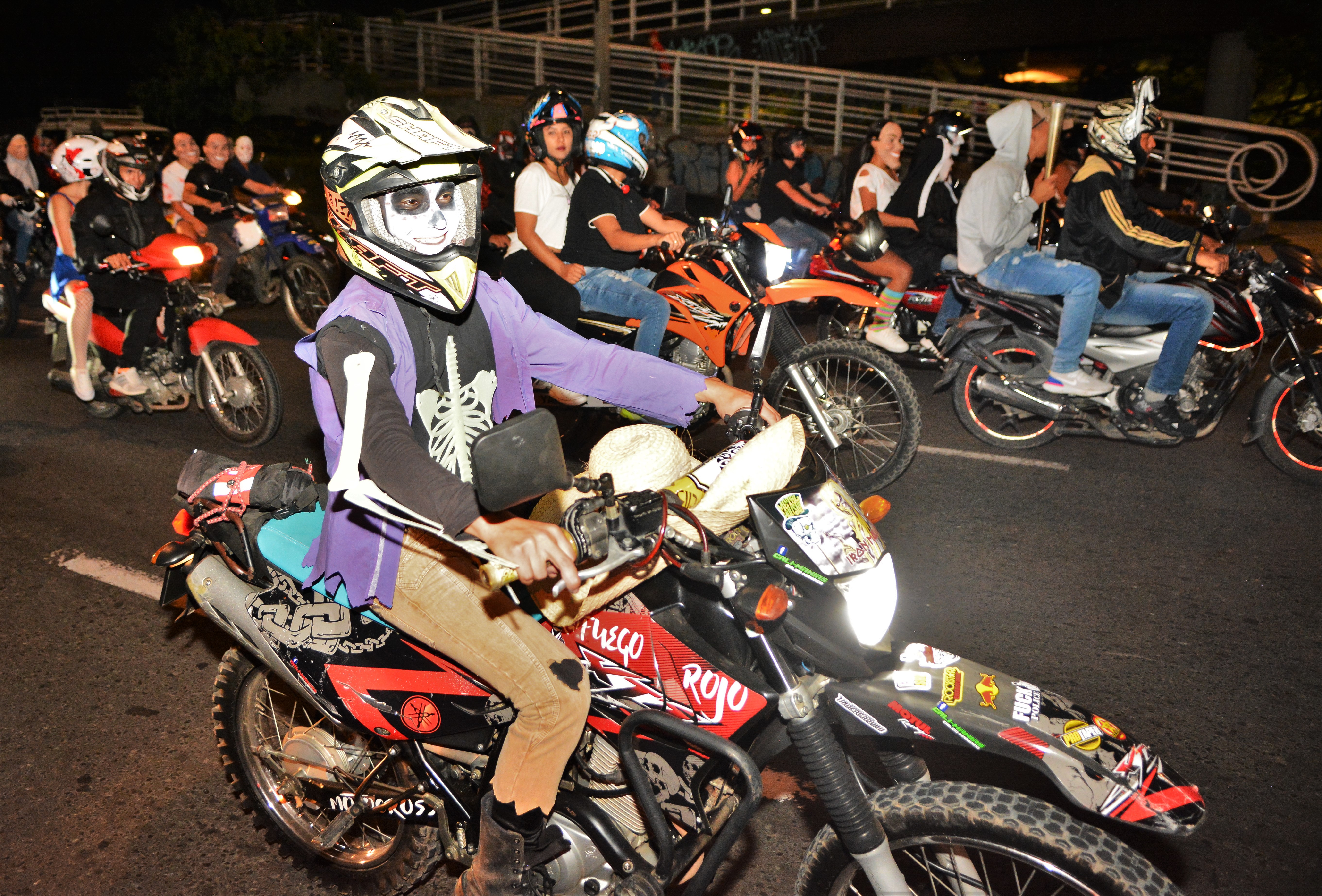 Caravanas de motos en Halloween autoridades en Cali alistan