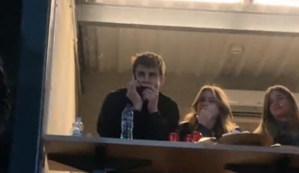 La pareja protagonizó una serie de fotos en un evento deportivo.