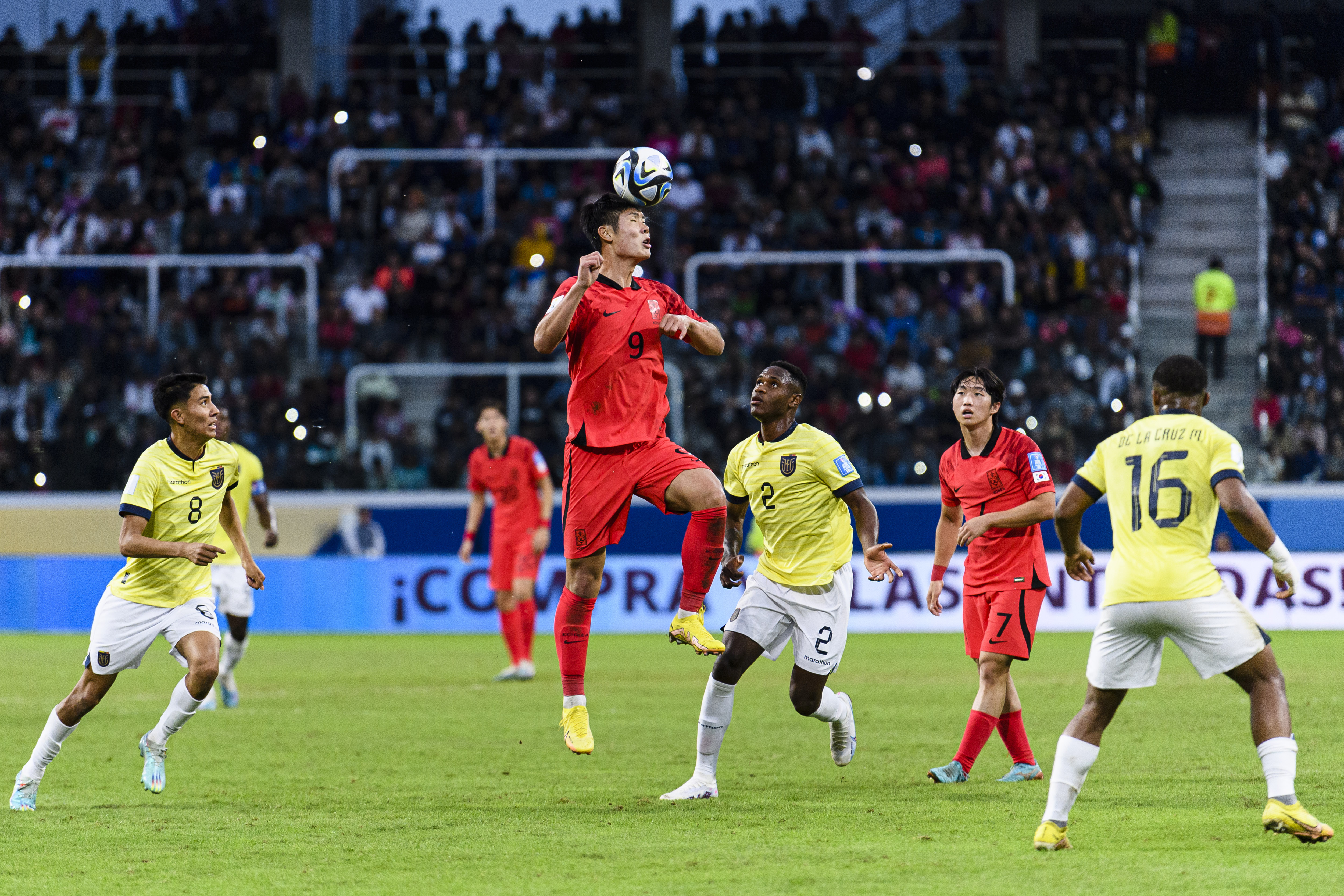 Uruguay deja a Gambia en la cuneta y se cita con Estados Unidos en cuartos  de final