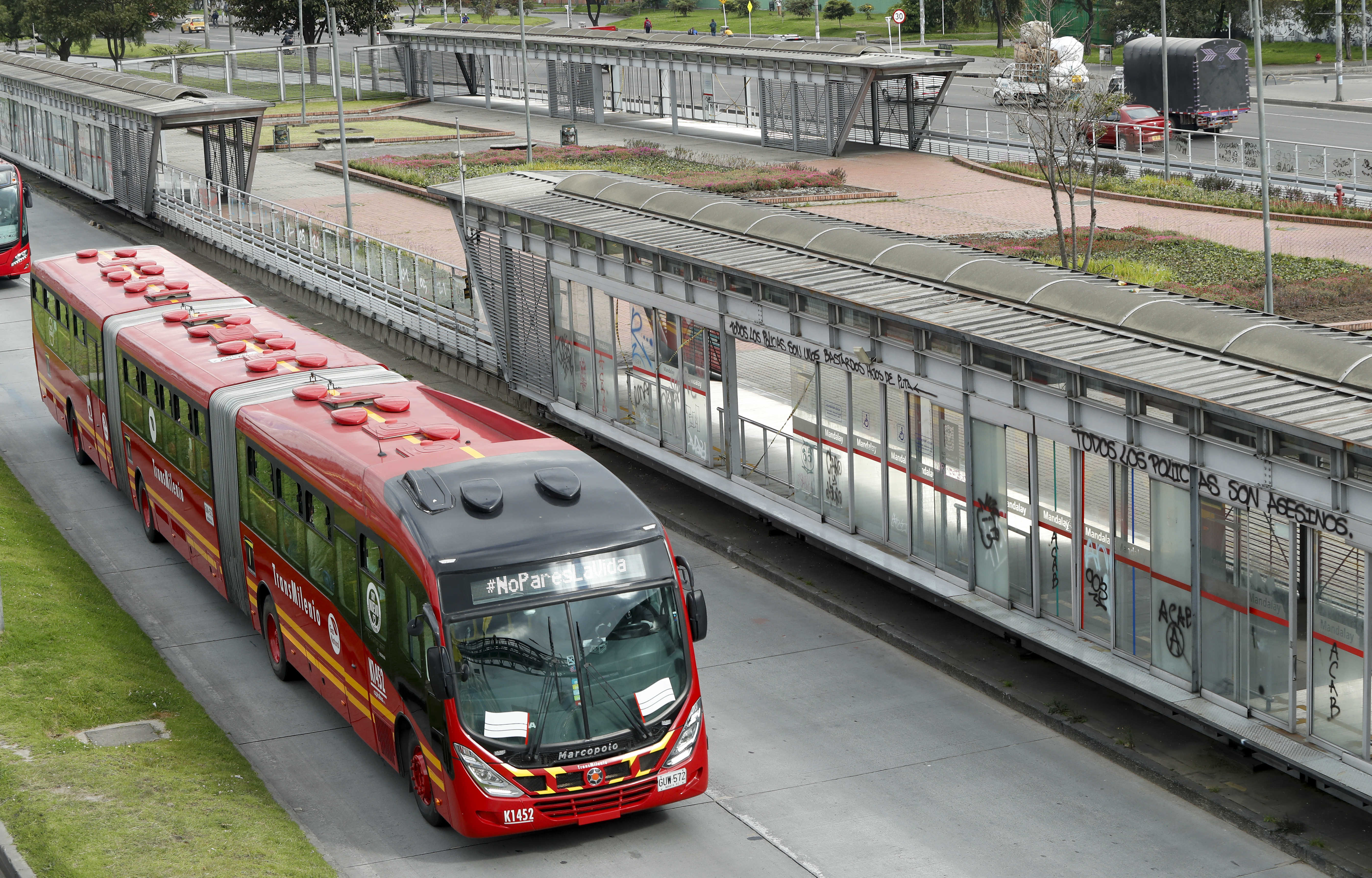 Estacion  de transmilenio fuera de servicio