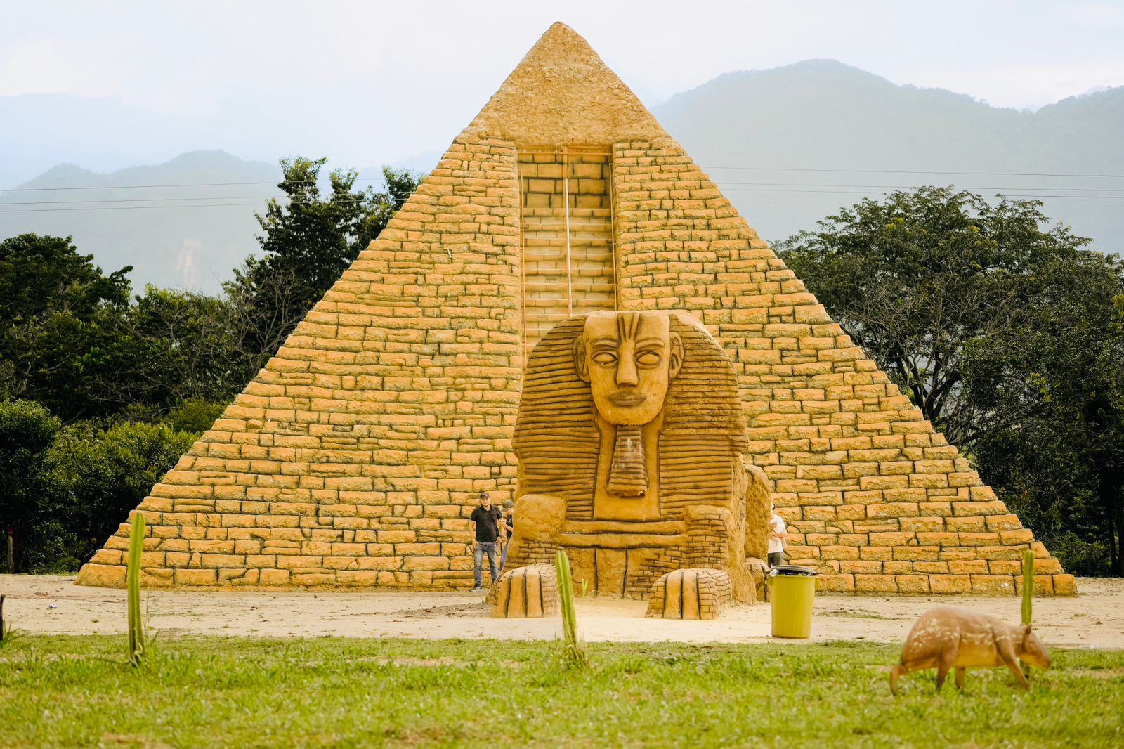 Este es un espacio didáctico cuyo propósito principal es narrar la historia del Antiguo Testamento, la primera parte de la Biblia cristiana.