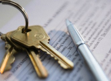 • Es fundamental conocer previamente la casa o apartamento antes de pagar, además de verificar los datos de la cuenta bancaria del propietario.