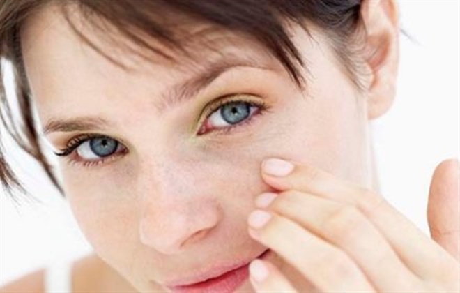 En el mercado existen productos que ayudan a exfoliarlos pero sus resultados dependen del tipo de piel de cada persona. 