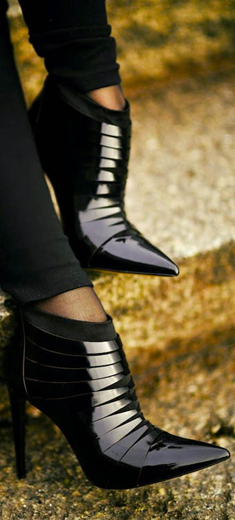 cómo combinar zapatos de charol