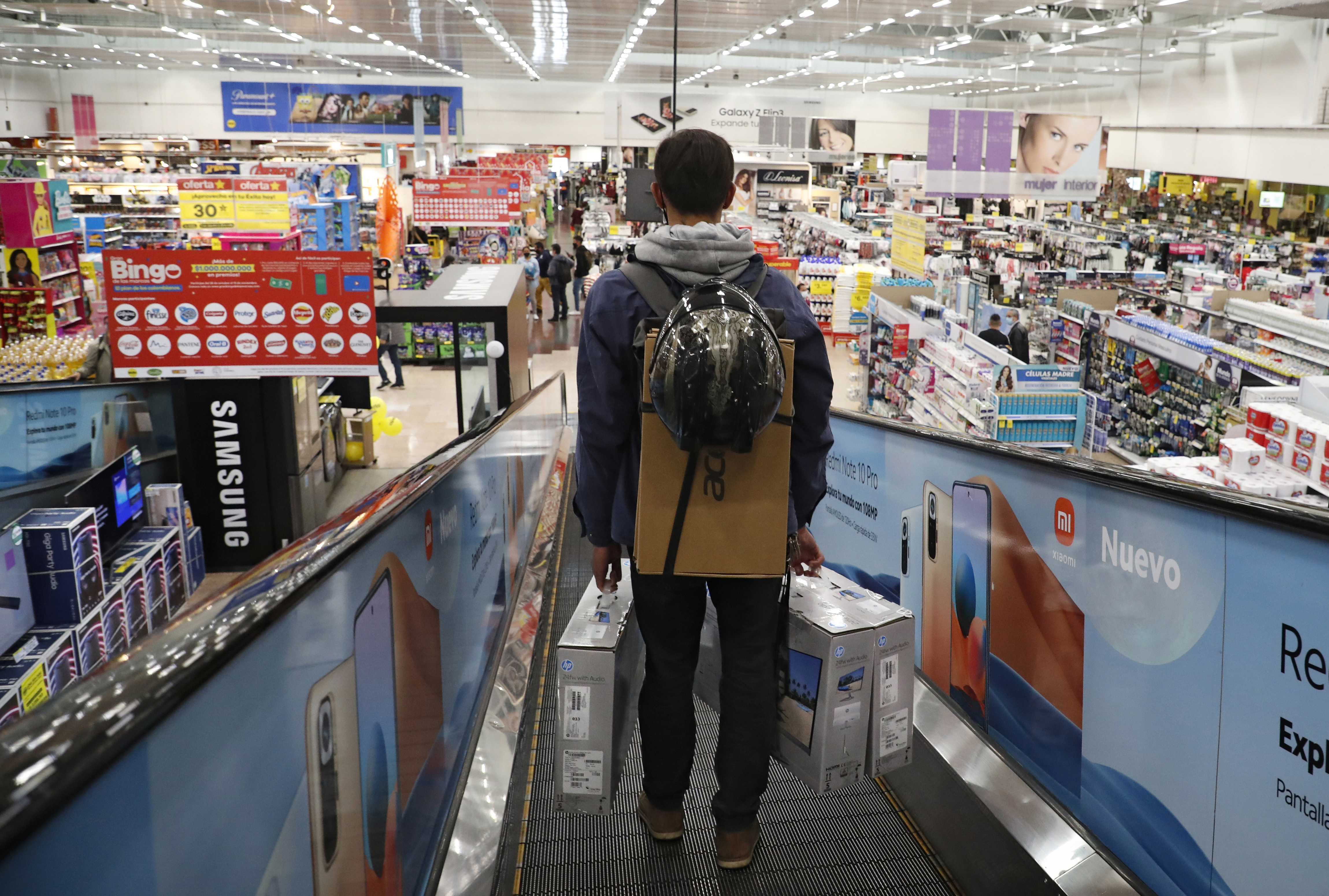 Primera jornada de descuento del IVA a varios productos programada por el Gobierno como una forma de reactivar el comercio.