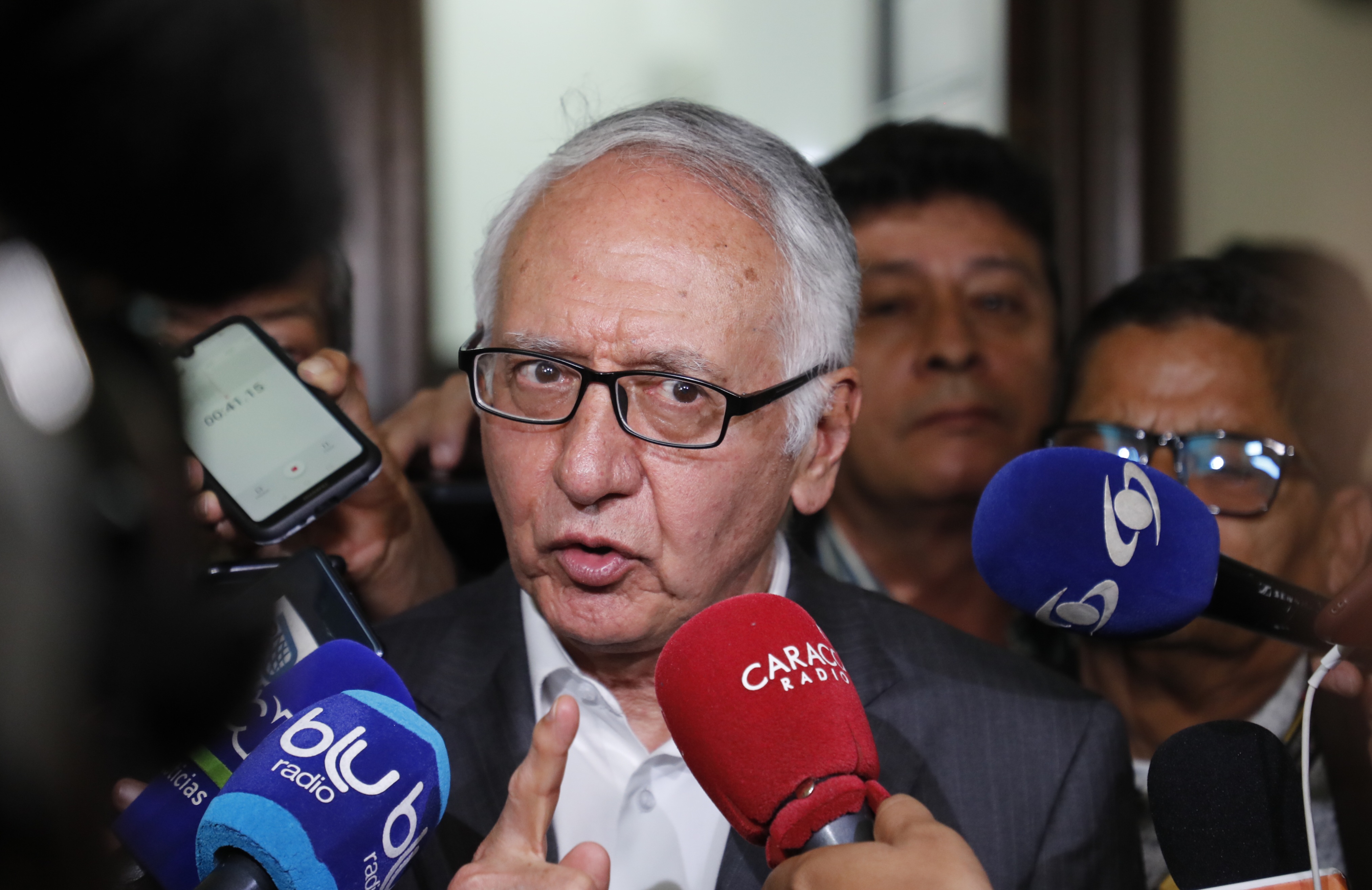 Debate Comisión Primera del Senado debate de control político sobre la escasez de medicamentos 
ministro de Salud Guillermo Alfonso Jaramillo