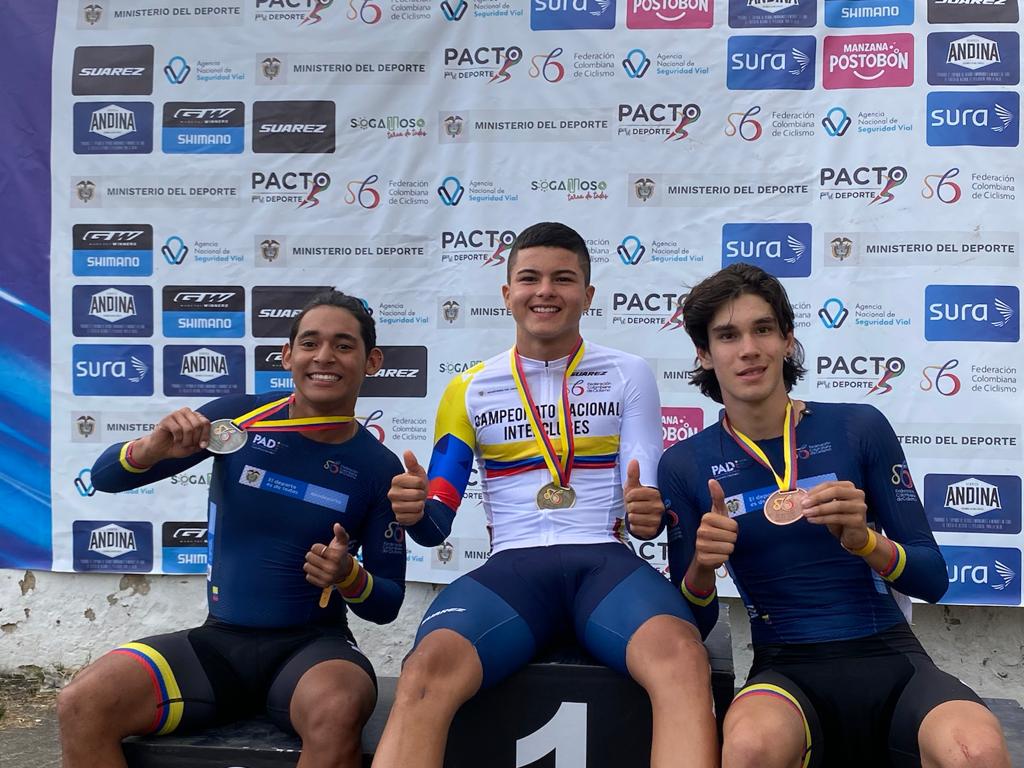 Jerónimo fue desplazado al Hospital de Puerto Boyacá donde fue estabilizado y
posteriormente a la Clínica Somer en Rionegro. En la madrugada de este jueves Jerónimo falleció debido a las consecuencias del accidente.