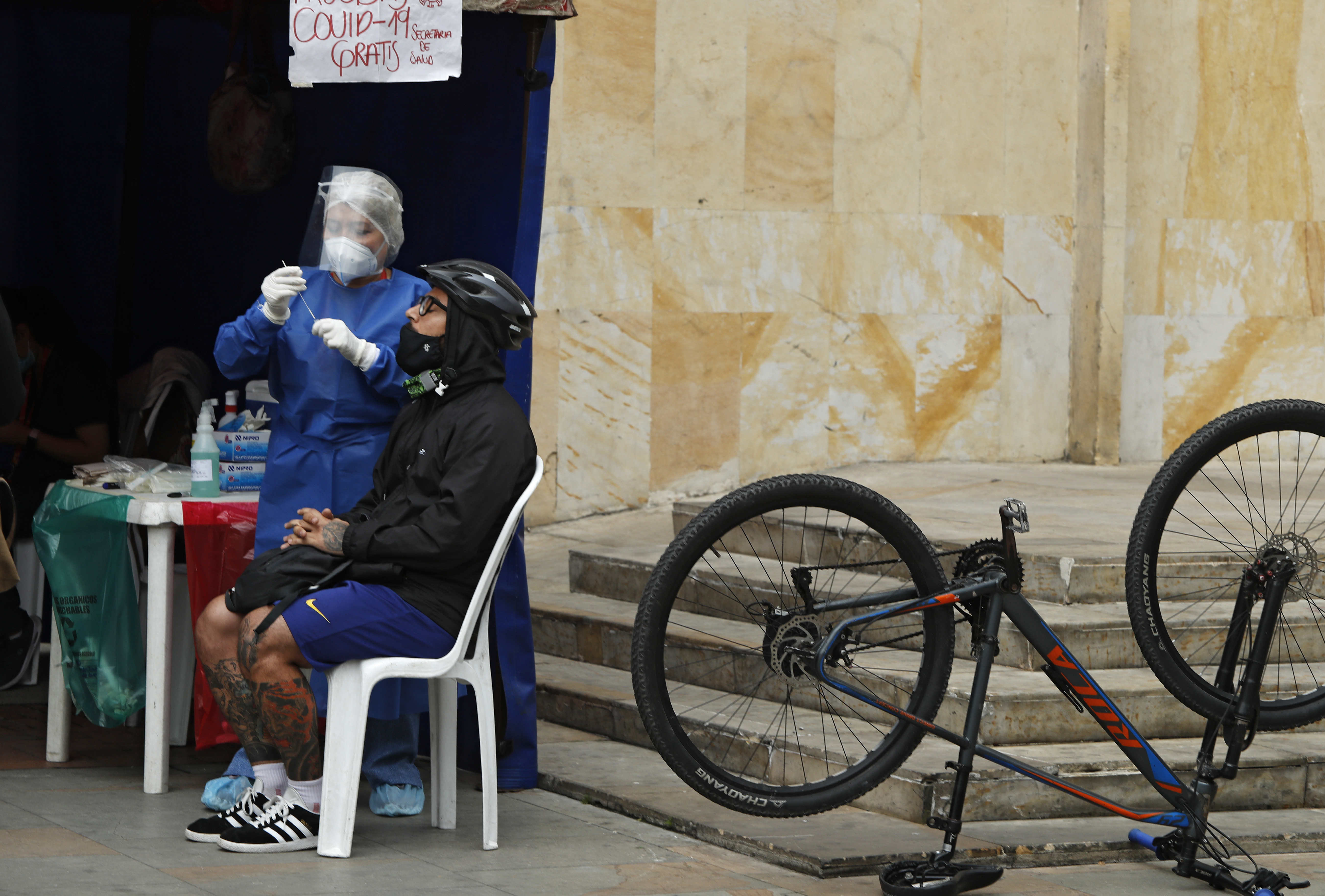 Pruebas PCR gratis de la Secretaría de Salud de Bogotá  para detectar el Covid 19 cuando la cepa Ómicron es la dominante.