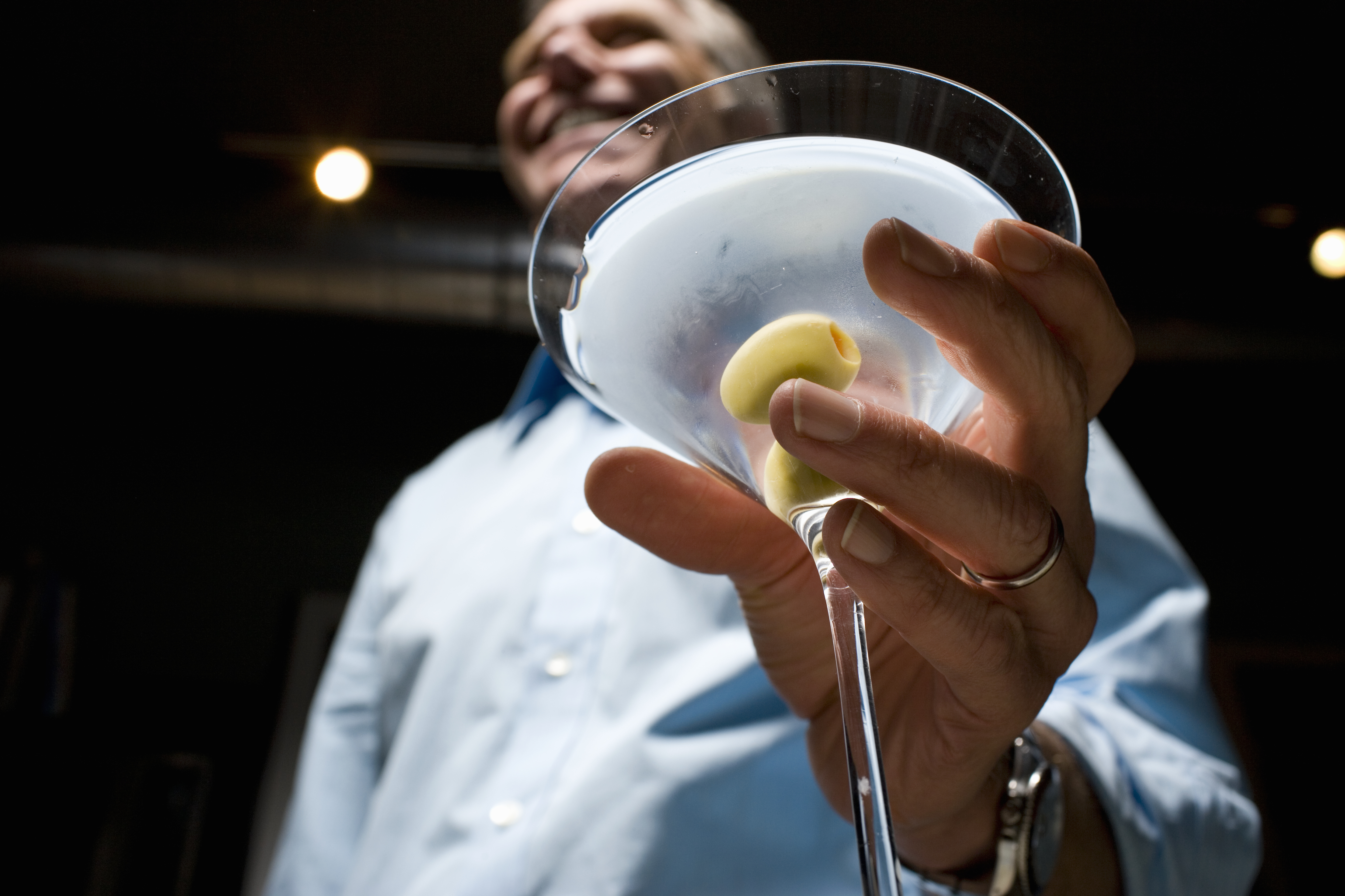 Por lo general los delincuentes agregan la escopolamina a las bebidas. Foto: Getty Images