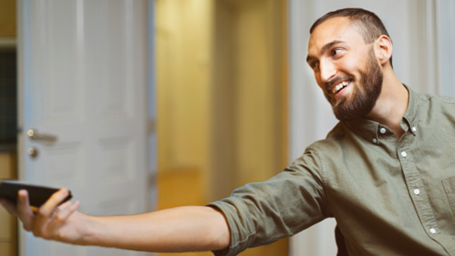 Prestar un objeto puede poner a prueba la confianza entre dos personas.