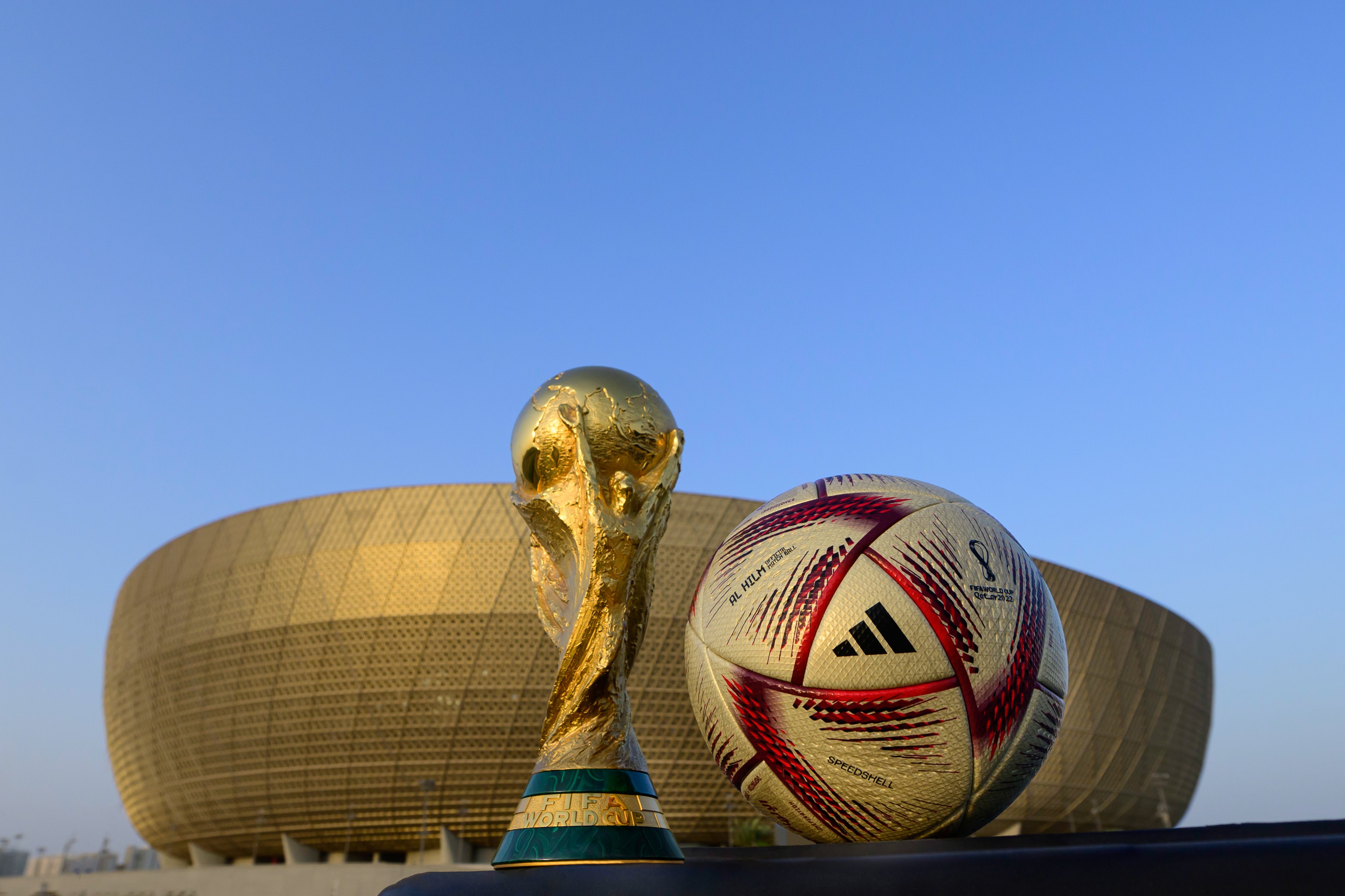 Fifa presenta el balón Al Hilm, con el que serán disputadas las semifinalas y la final del Mundial de Qatar 2022.