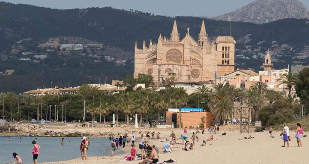 España busca salvar su temporada turística. El turismo es fuente importante de ingresos para el país.