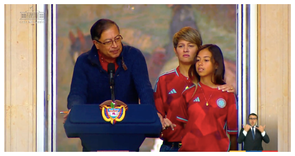 Presidente Gustavo Petro, desde el balcón de la Casa de Nariño