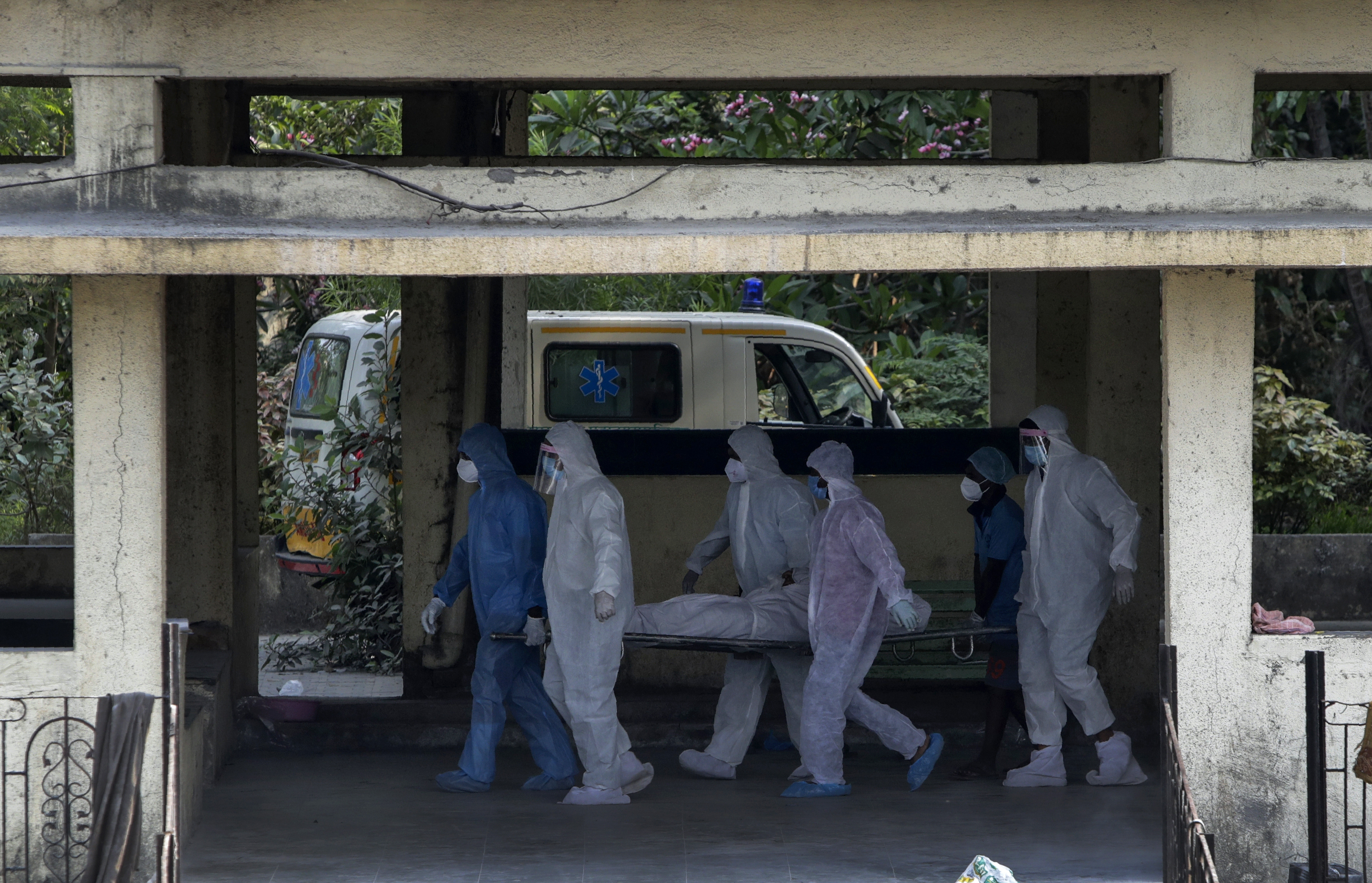 Crematorios en las calles: las fuertes imágenes que deja la pandemia de la  covid-19 en India