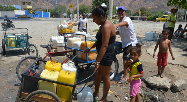 Continúa la crisis de agua en Santa Marta