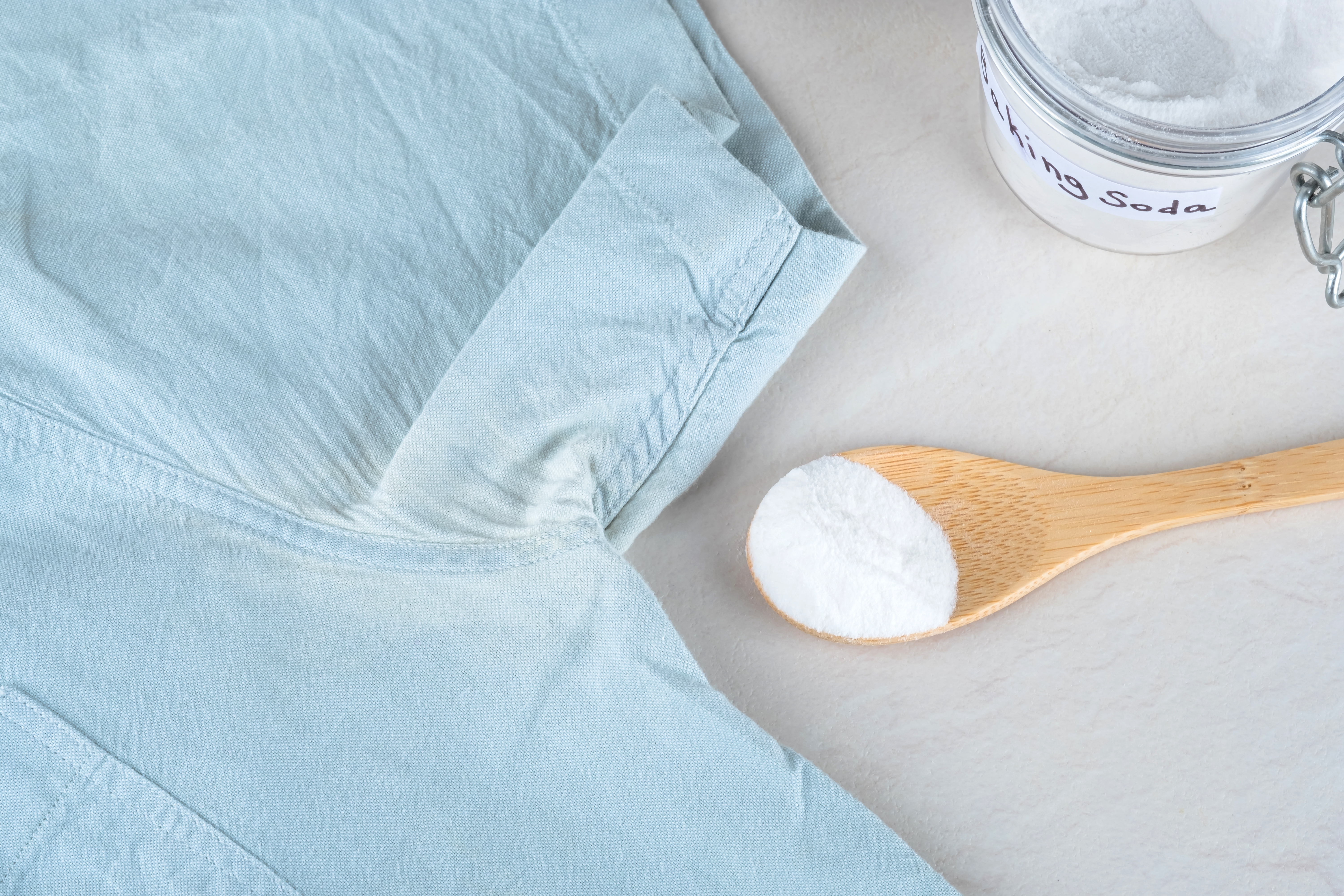 El sudor puede manchar la ropa.