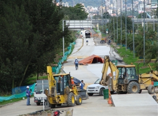 Actualmente, Grupo Empresarial Vías Bogotá, cuenta con un equipo de trabajo compuesto por 210 trabajadores de áreas técnica y administrativa y 938 personas de mano de obra no calificada. 
