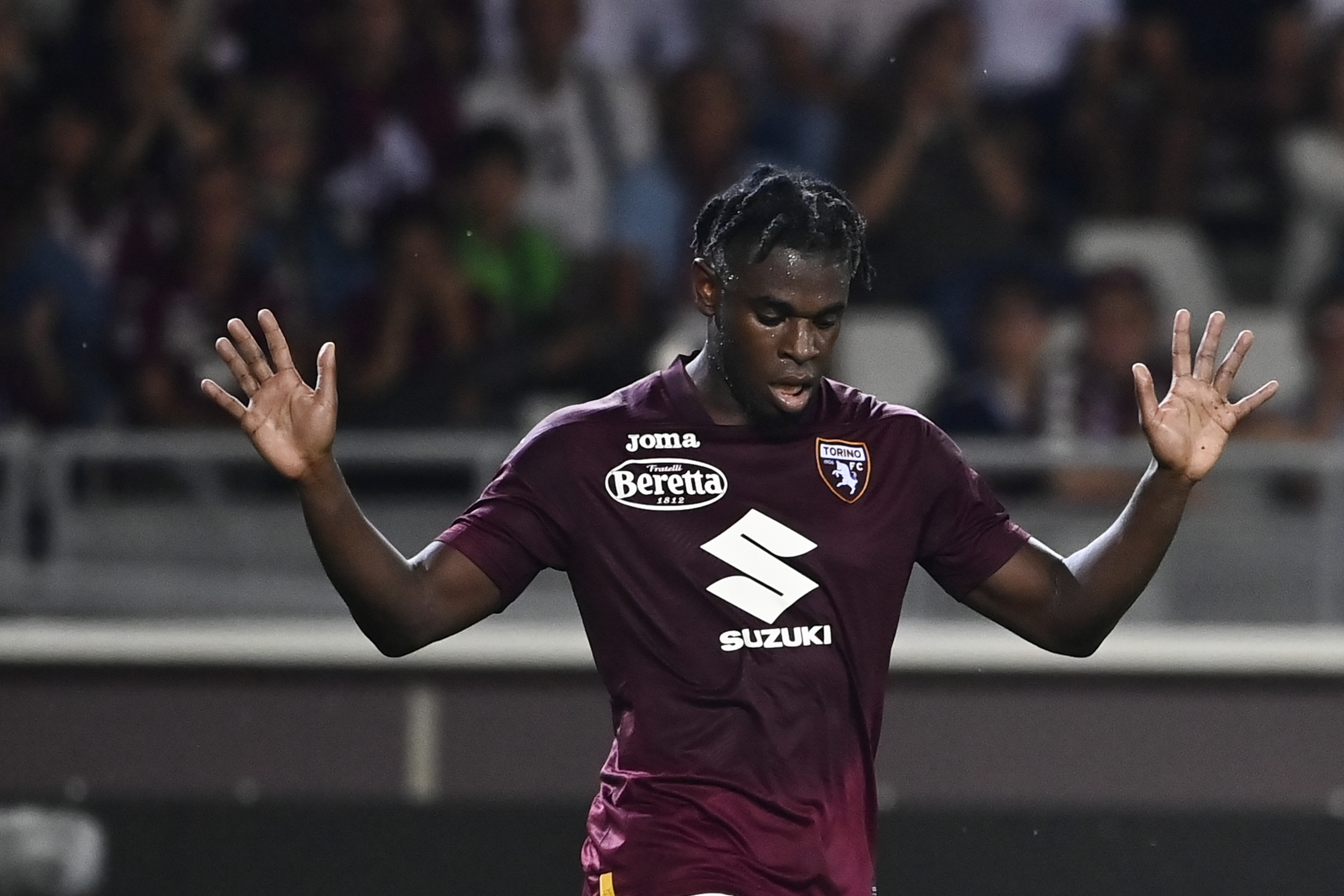 Duván Zapata salvó un punto para el Torino en Italia