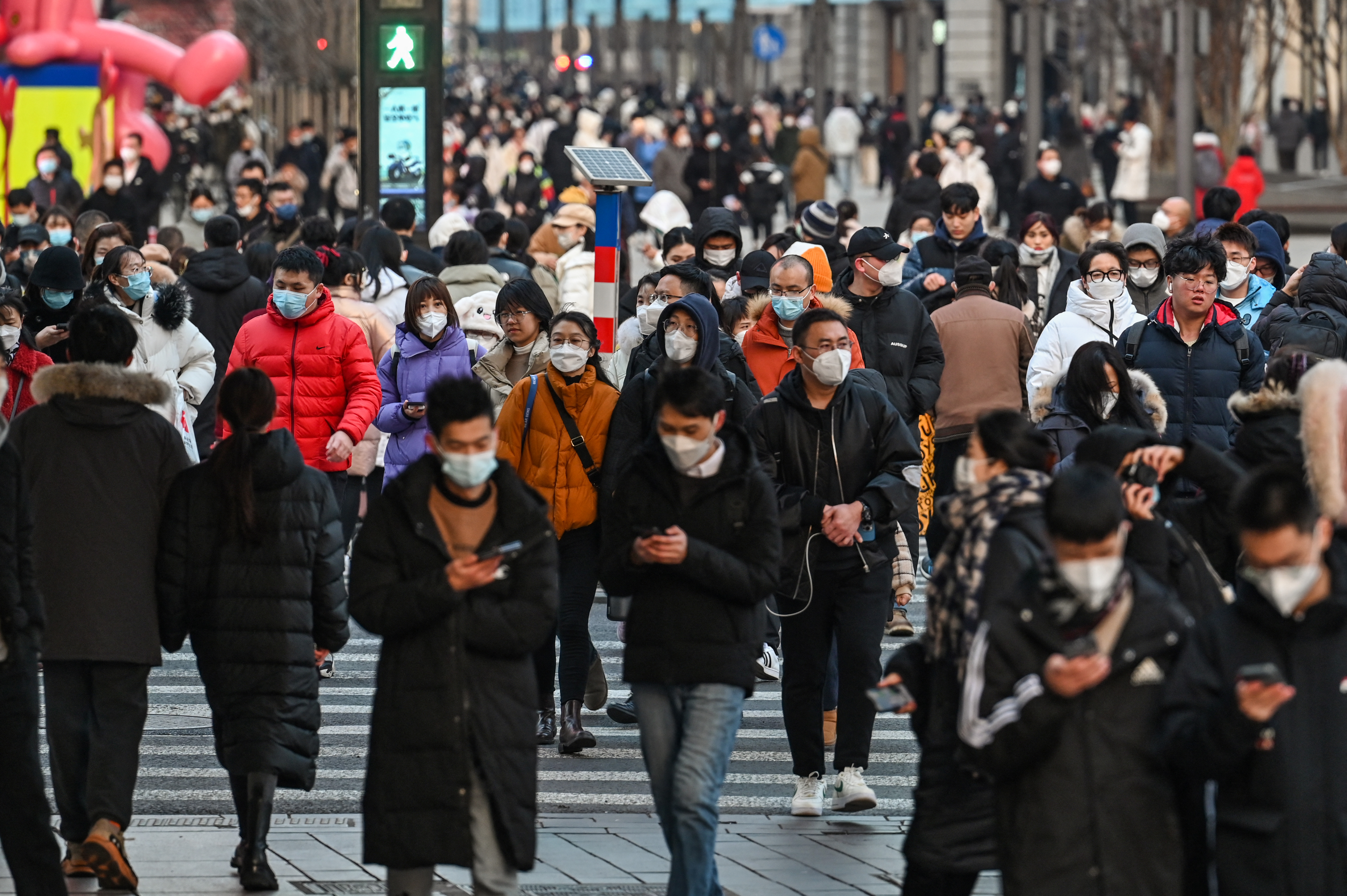 China es el país más poblado del mundo.  (Photo by Hector RETAMAL / AFP)