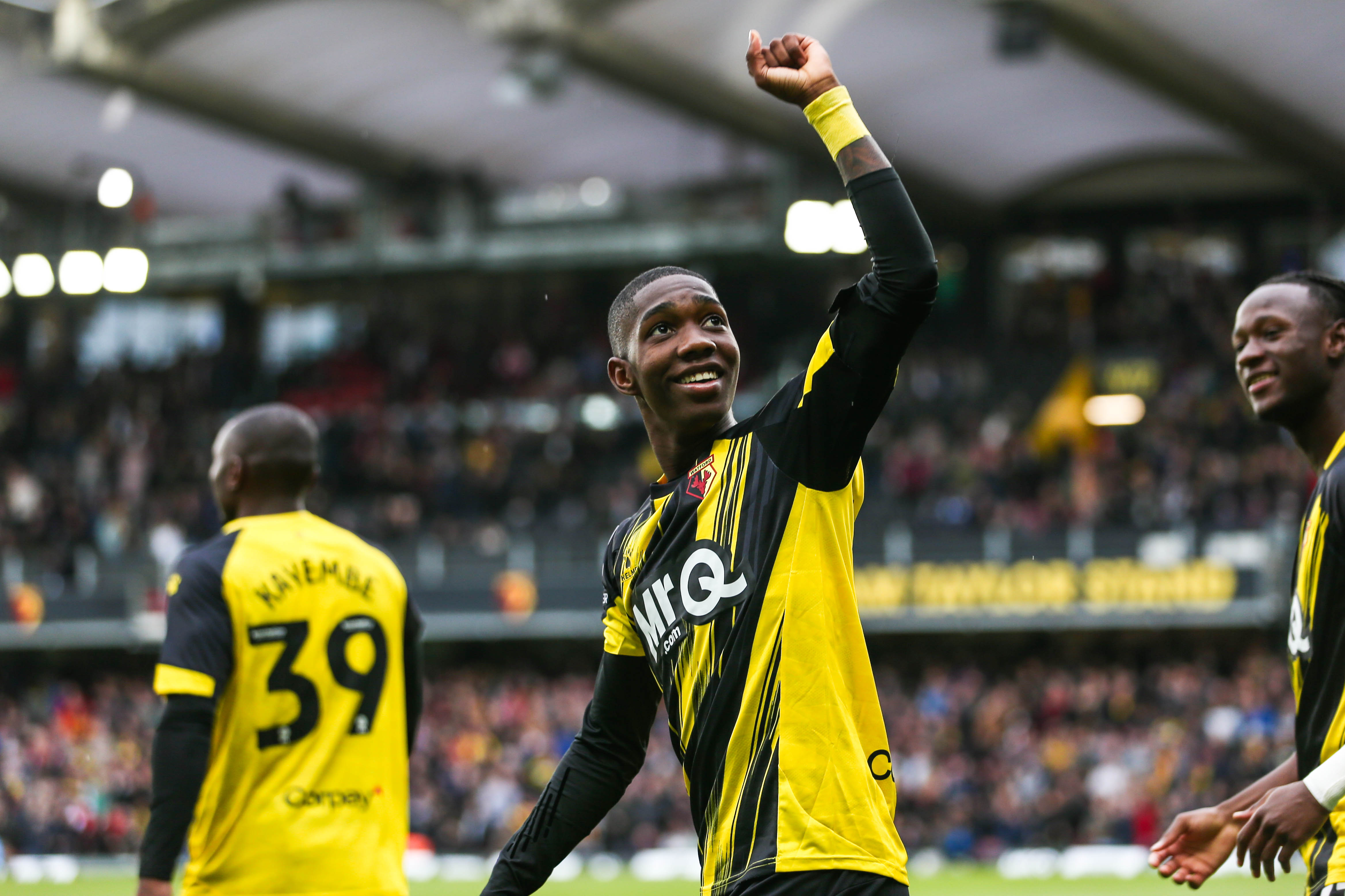 Yaser Asprilla, del Watford, celebra el primer gol de su equipo durante el partido de la Sky Bet Championship disputado en Vicarage Road, Watford.