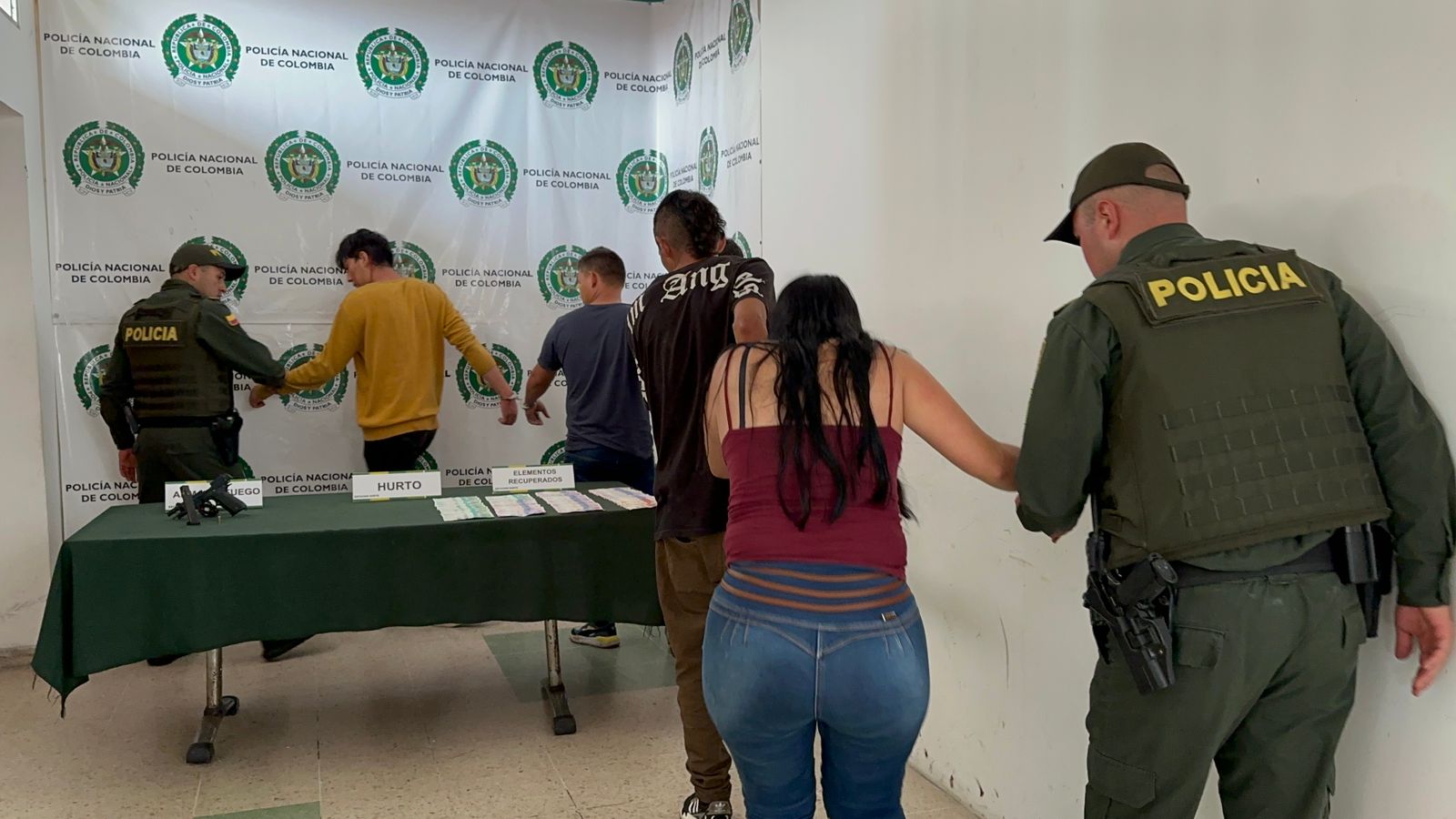 Los capturados quedaron a disposición de la Fiscalía.