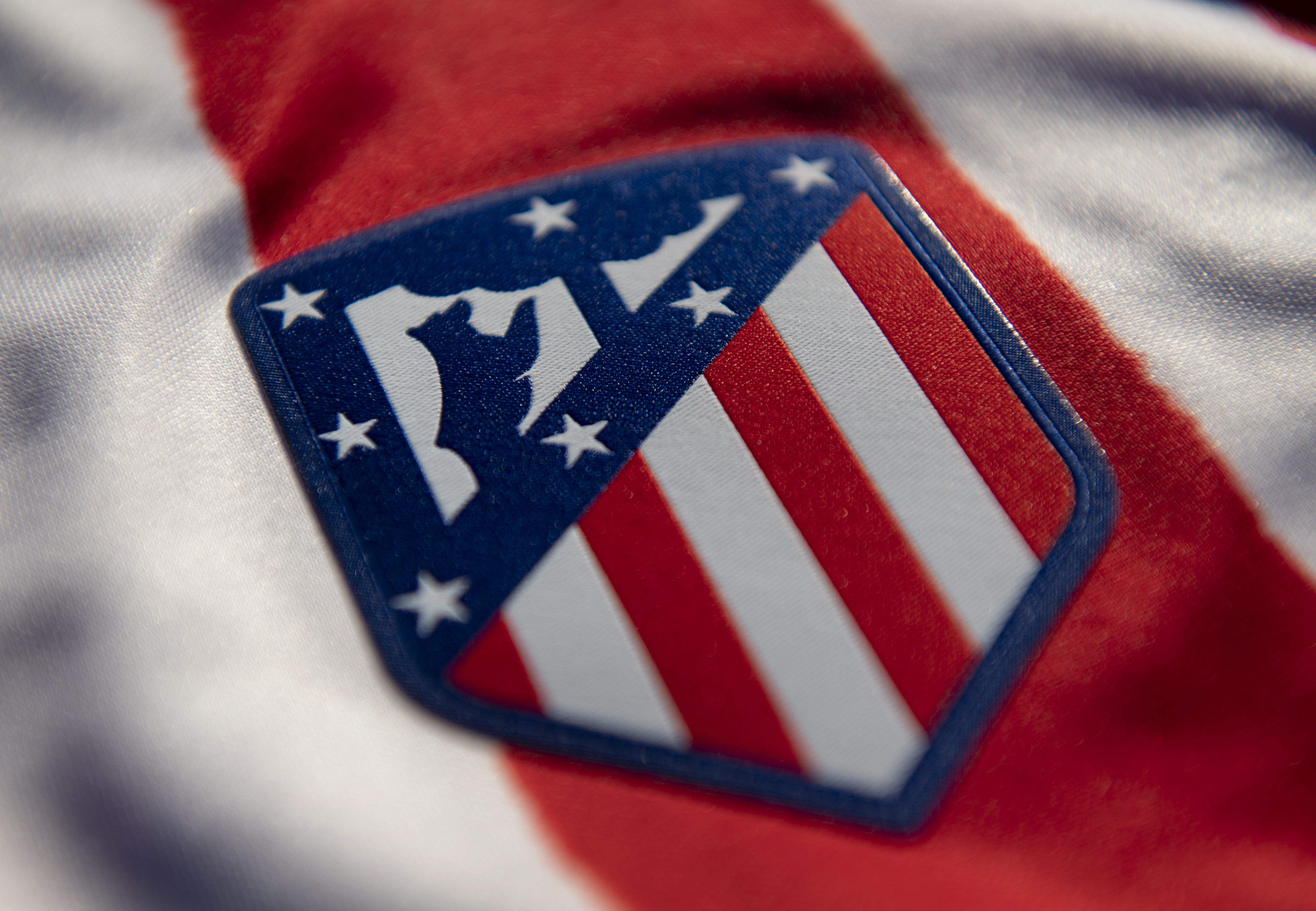 El Atlético de Madrid volverá al escudo anterior a partir de la temporada  2024/2025, Deportes