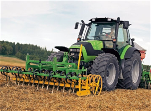 Maquinaria agrícola se abre camino