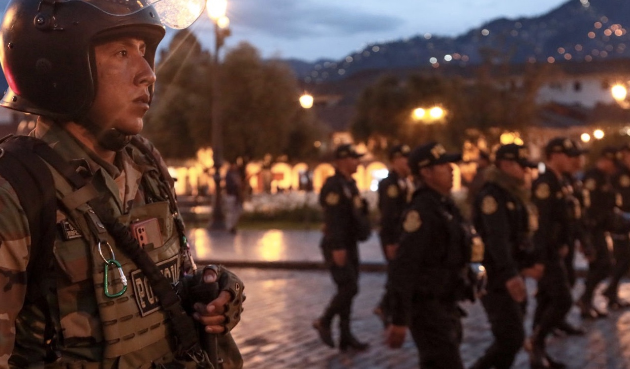 La fuerza pública ha tenido que usar armas contra la población civil