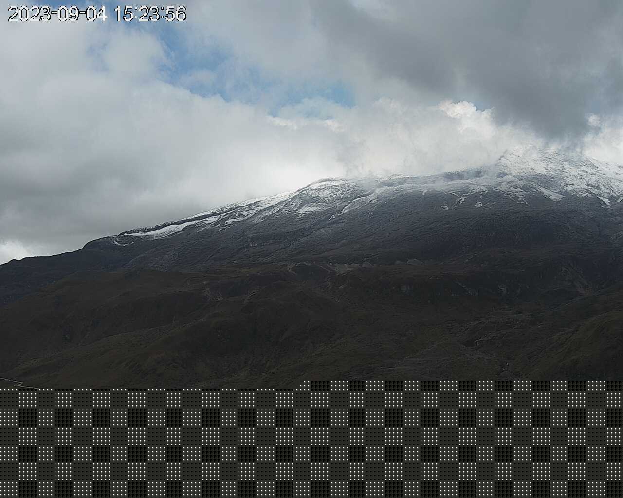 Así se ve el Volcán del Nevado del Ruiz este lunes.