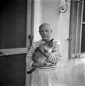Pablo Picasso y Su gato - Foto: tomada de www.lalocadelosgatos.com 