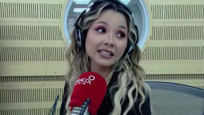 Melissa Martínez, periodista colombiana, en el programa 'Vbar' de Caracol Radio.