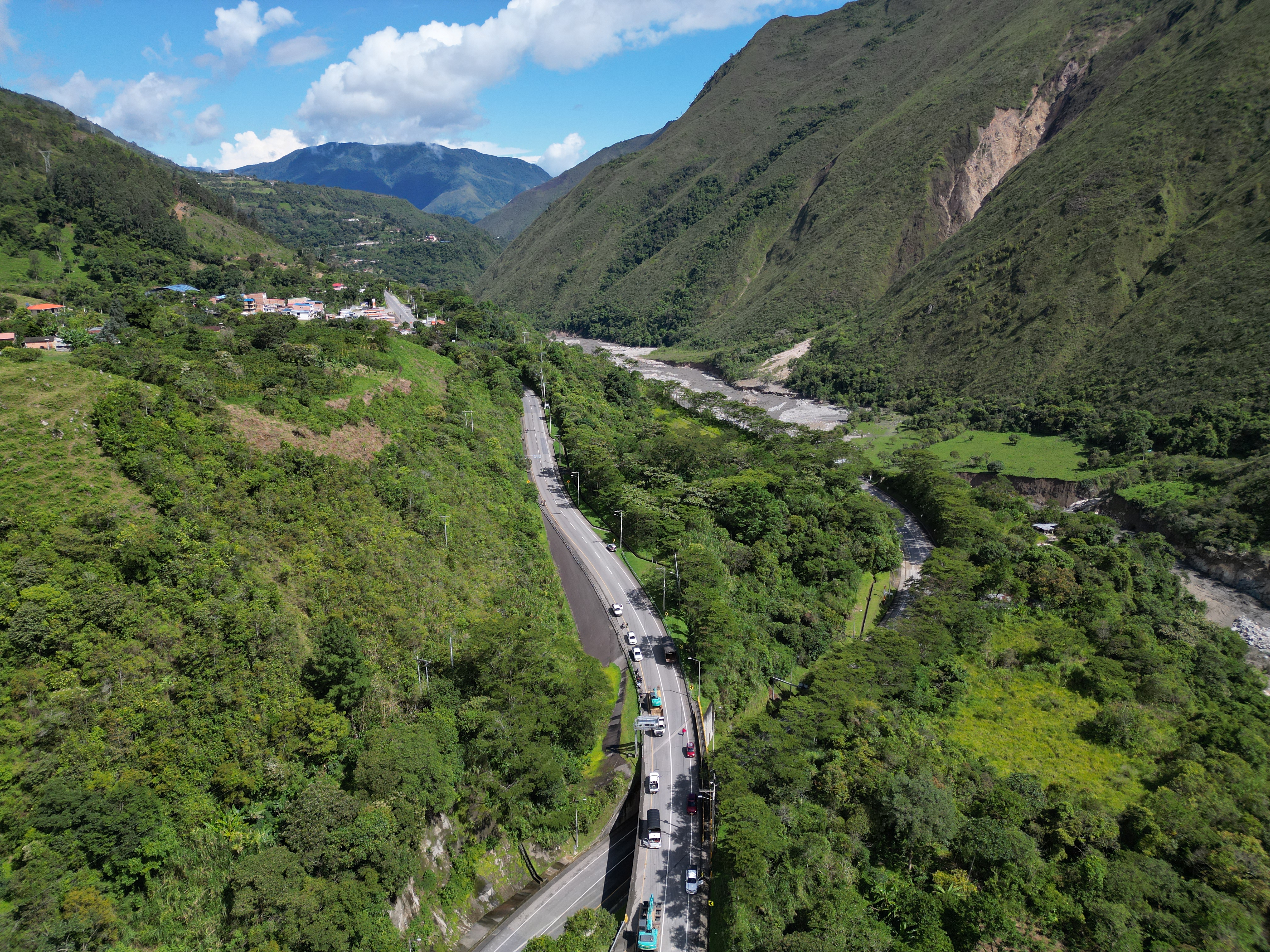 Desastre en Quetame, Cundinamarca
via al llano