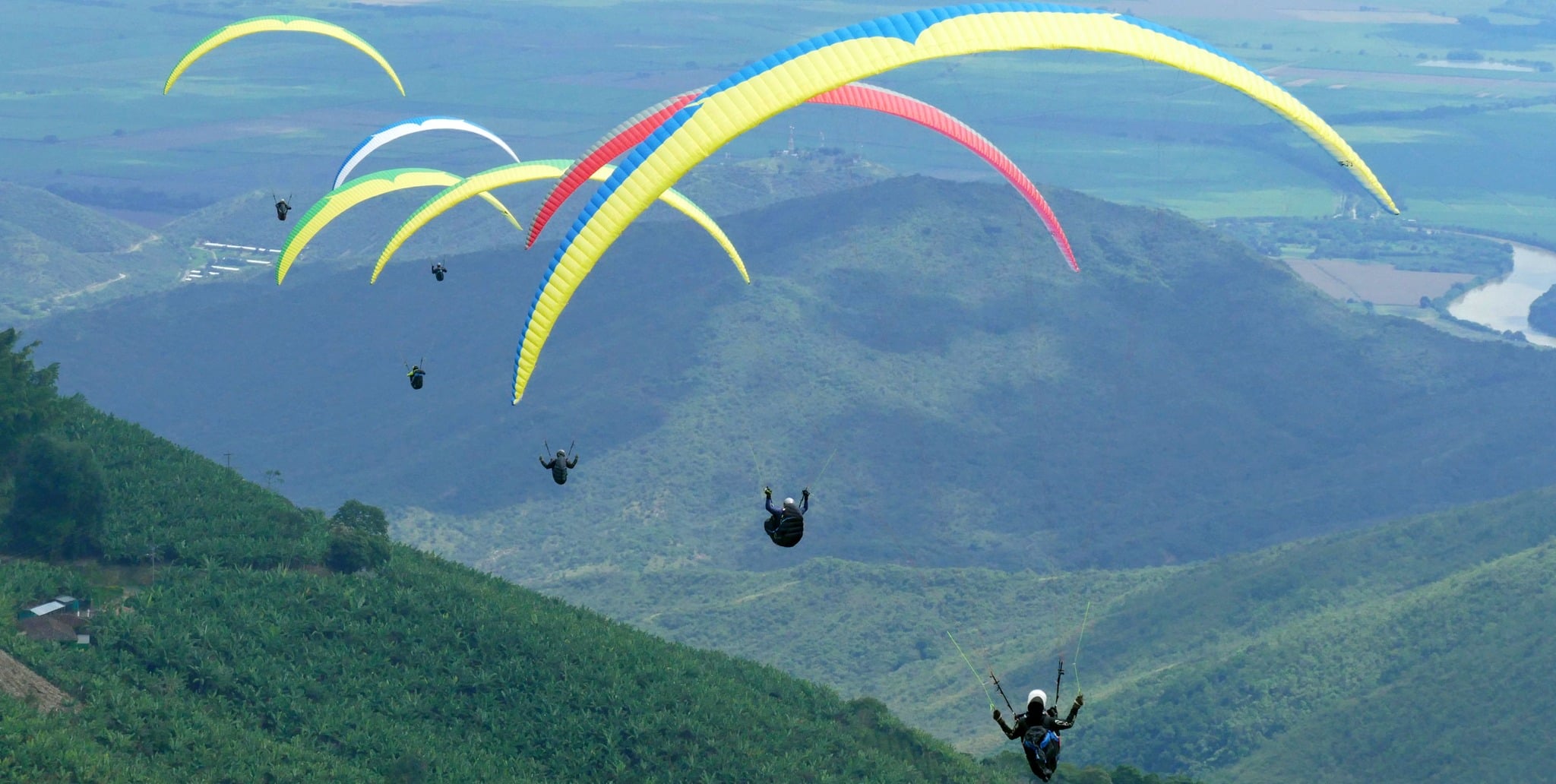 Roldanillo es sede de uno de los campeonatos internacionales de parapente más importantes de América Latina.