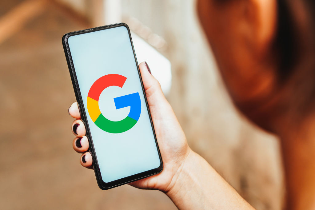 BRAZIL - 2023/05/22: In this photo illustration, the Google logo is displayed on a smartphone screen. (Photo Illustration by Rafael Henrique/SOPA Images/LightRocket via Getty Images)