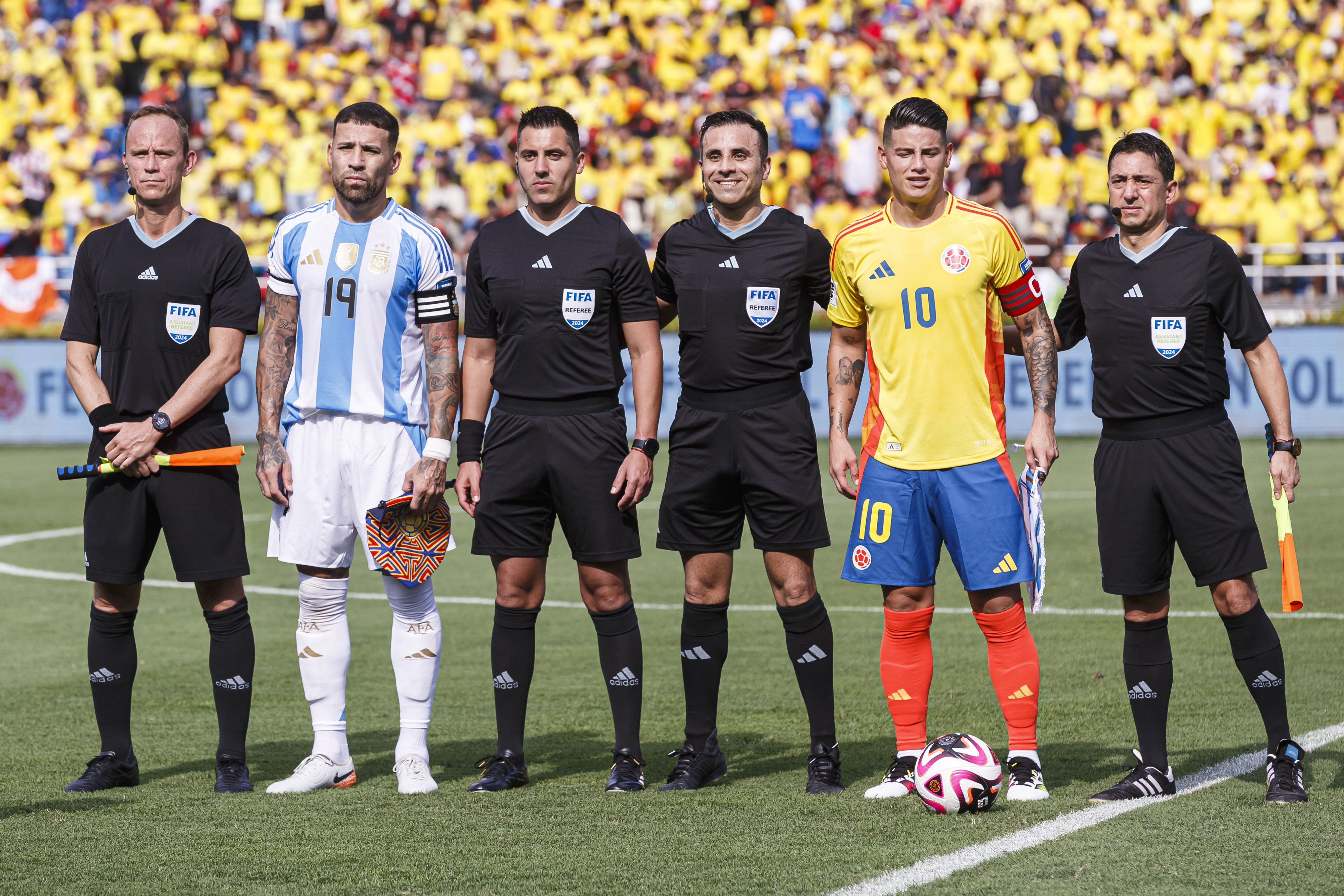 Piero Maza, árbitro de Colombia vs. Argentina en el Metropolitano