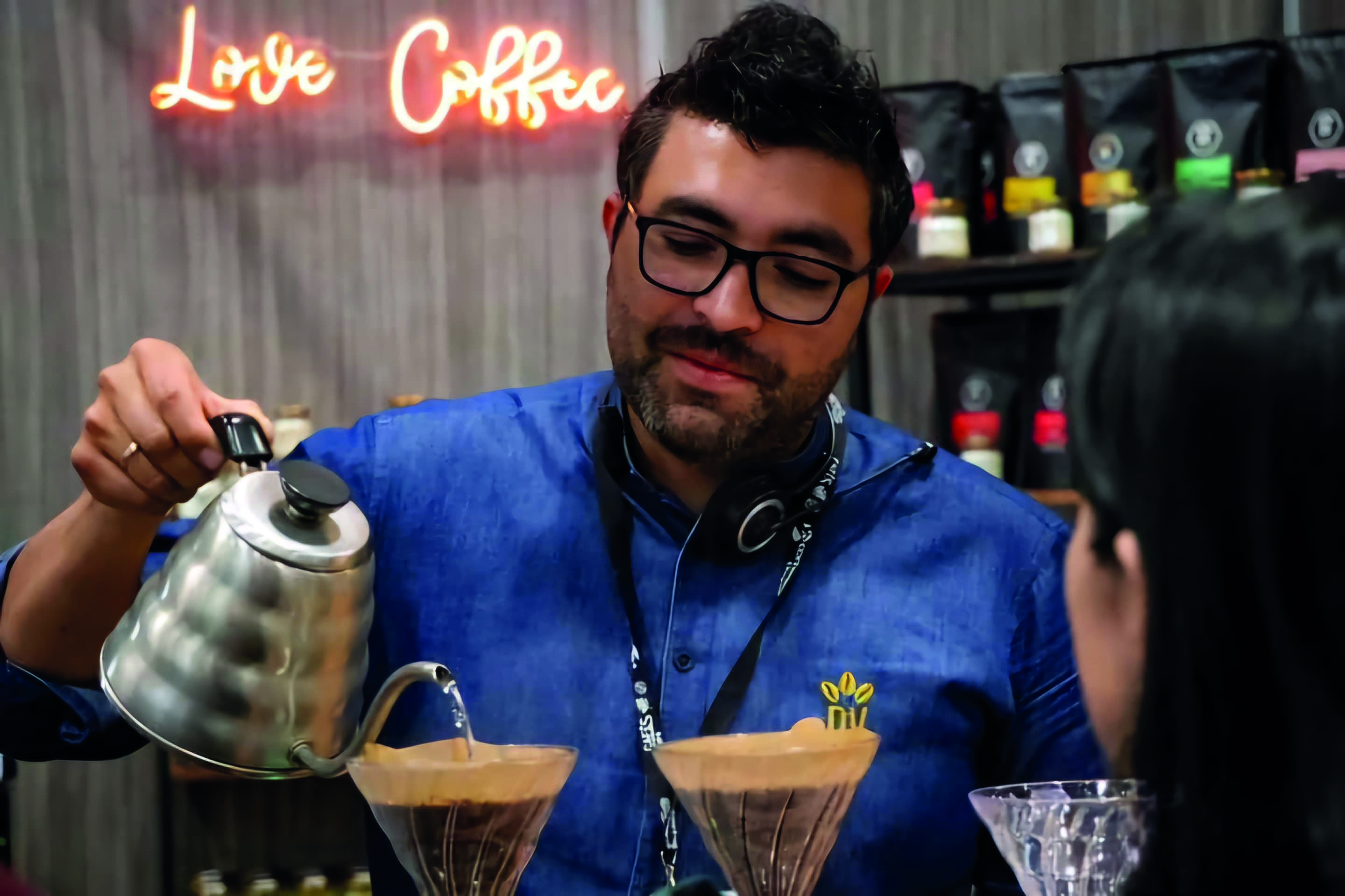 Una tradición que le da la vuelta al mundo, Reportaje Café de alta calidad, con más potencial, Especial Colombia Paìs de Oportunidades