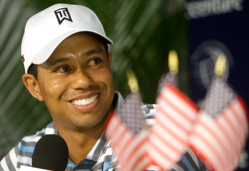 Luego de ocho meses de inactividad por una cirugía en su rodilla izquierda, el astro Tiger Woods será el centro de todas las miradas desde este miércoles en Tucson (Arizona), cuando inicie el torneo de golf Match Play Championships, con premios por US$8,5 millones. 


El campeón de 14 torneos grandes anunció en su página en Internet que "estoy listo para jugar otra vez" tras recuperarse de la operación. Woods, campeón defensor del certamen, se enfrentará al australiano Brendan Jones en el primer día de competencia. Su rival aseguró que está tratando de disfrutar este momento, y reconoció que tiene un adversario muy fuerte en el estreno del torneo.

