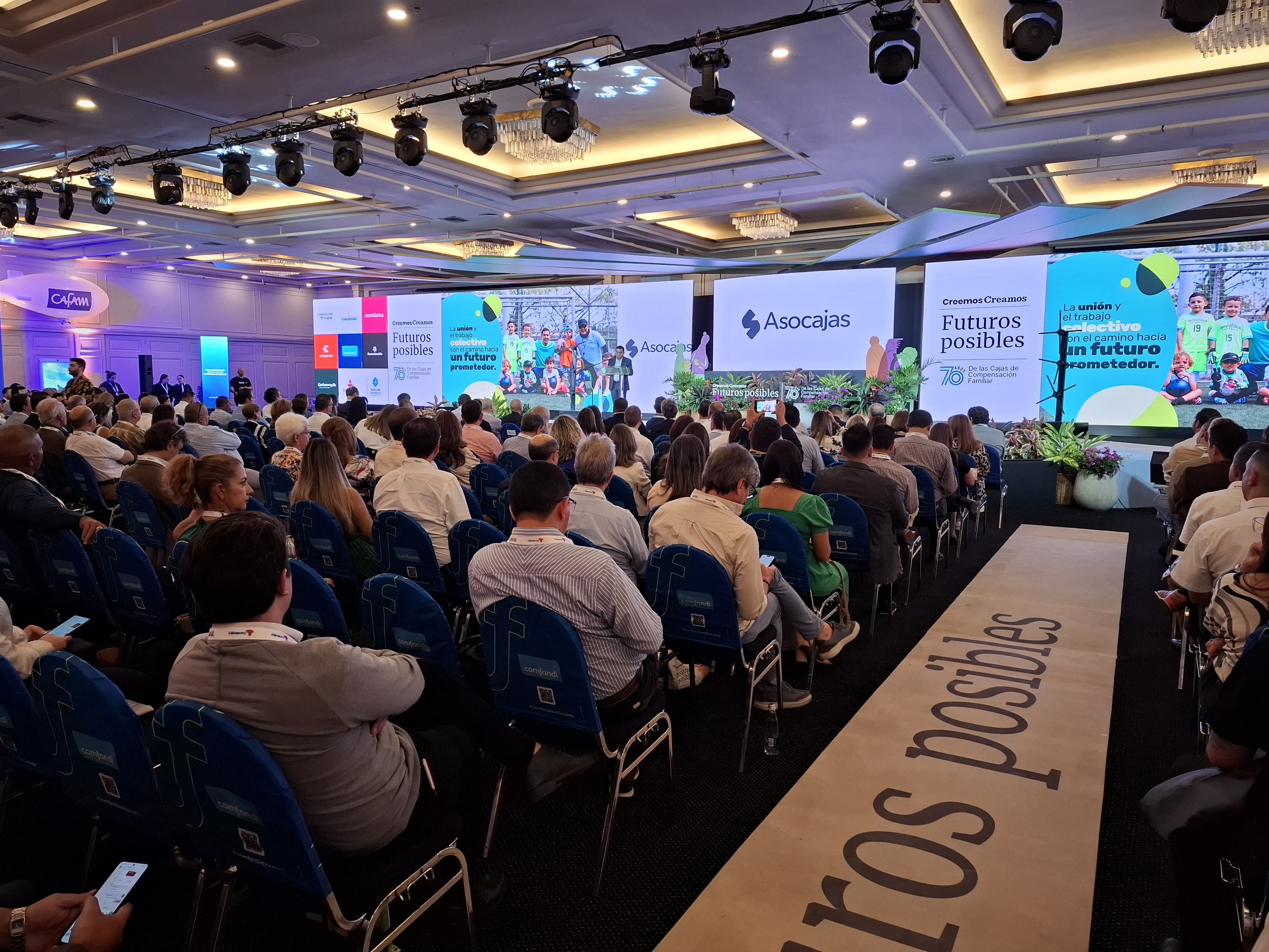 Congreso de Asocajas.