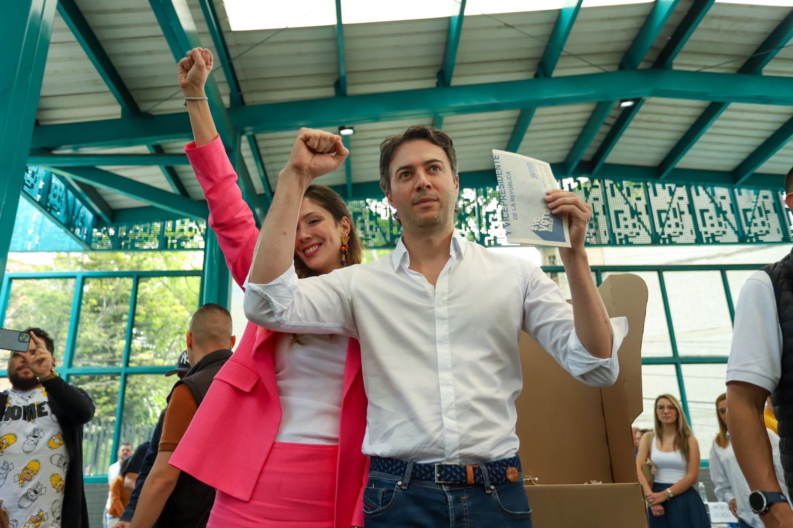 Daniel Quintero Calle Votó en Tricentenario, barrio de Medellín.