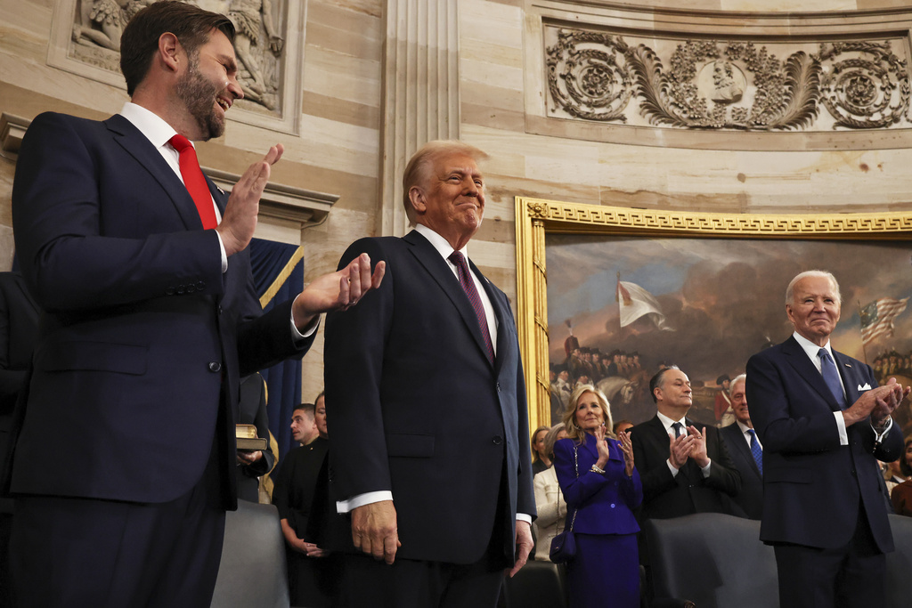 El presidente electo Donald Trump llega a la 60ª toma de posesión presidencial en la Rotonda del Capitolio de Estados Unidos en Washington, el lunes 20 de enero de 2025. (Chip Somodevilla/Pool Photo vía AP)