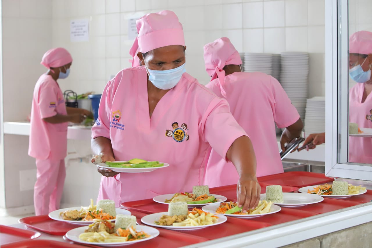 Vuelve el PAE a 206 instituciones educativas oficiales de Cartagena.