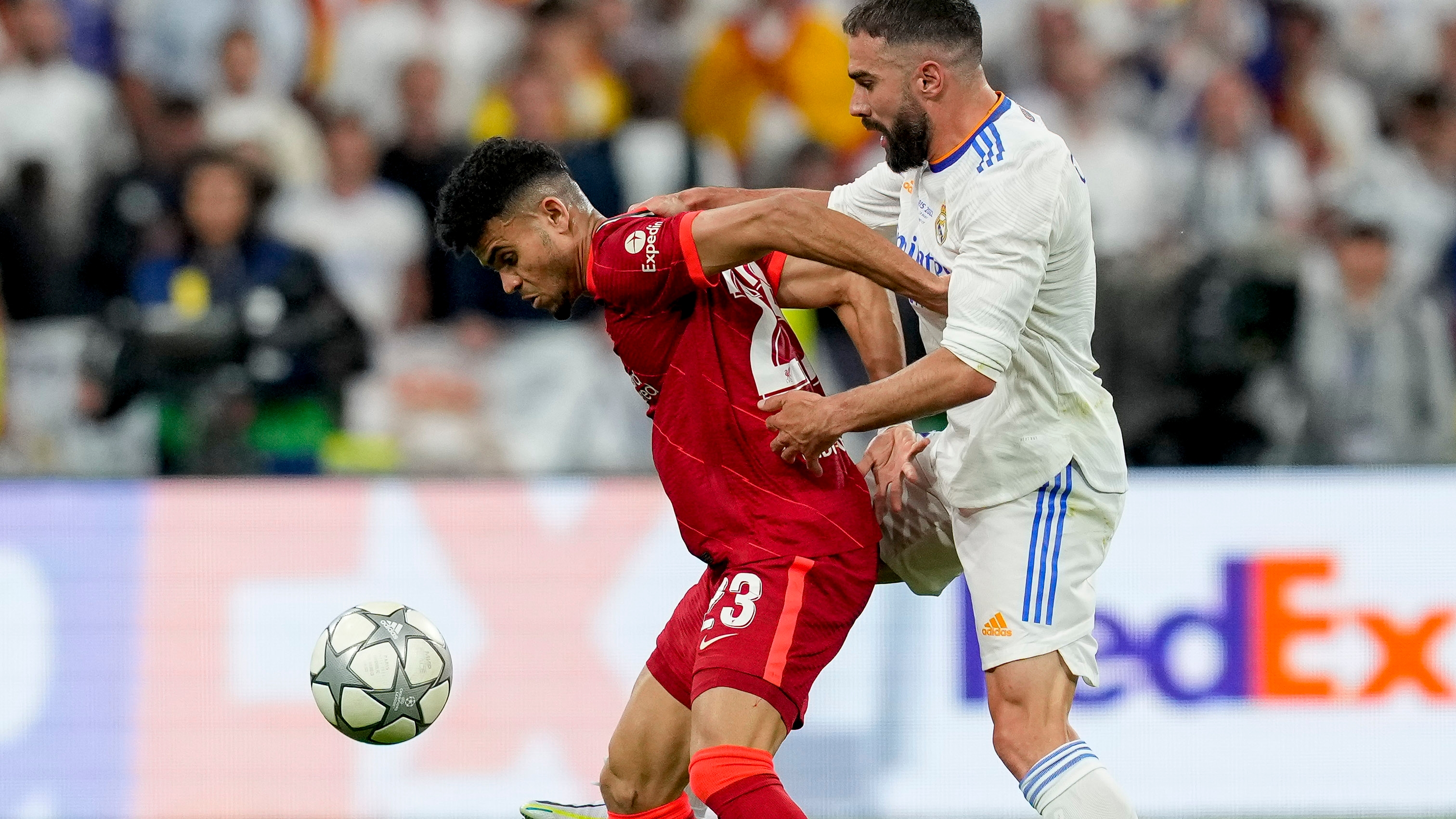 Dani Carvajal y Luis Díaz durante la final de la Champions League 2021-2022