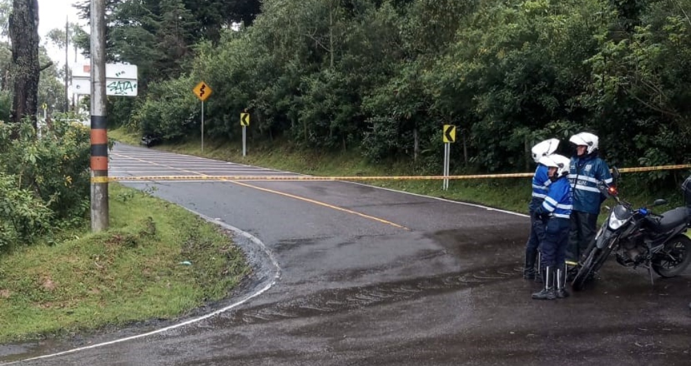 La vía Bogotá - Choachí está cerrada por movimientos en masa en diferentes puntos del corredor vial.