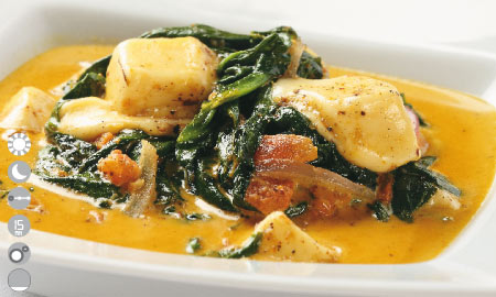 Espinacas con queso campesino y garam masala